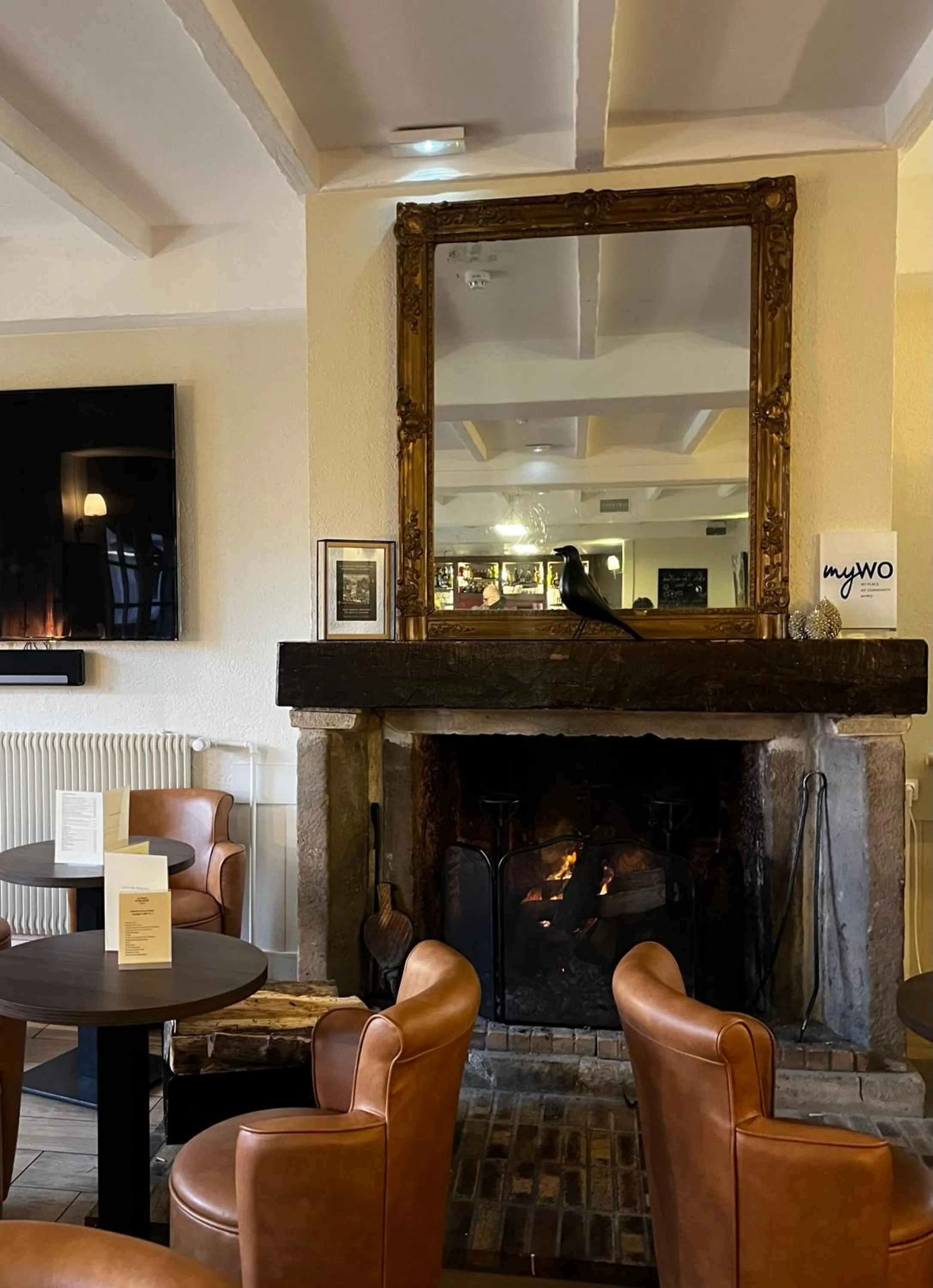 fireplace in Best Western Blanche de Castille Dourdan