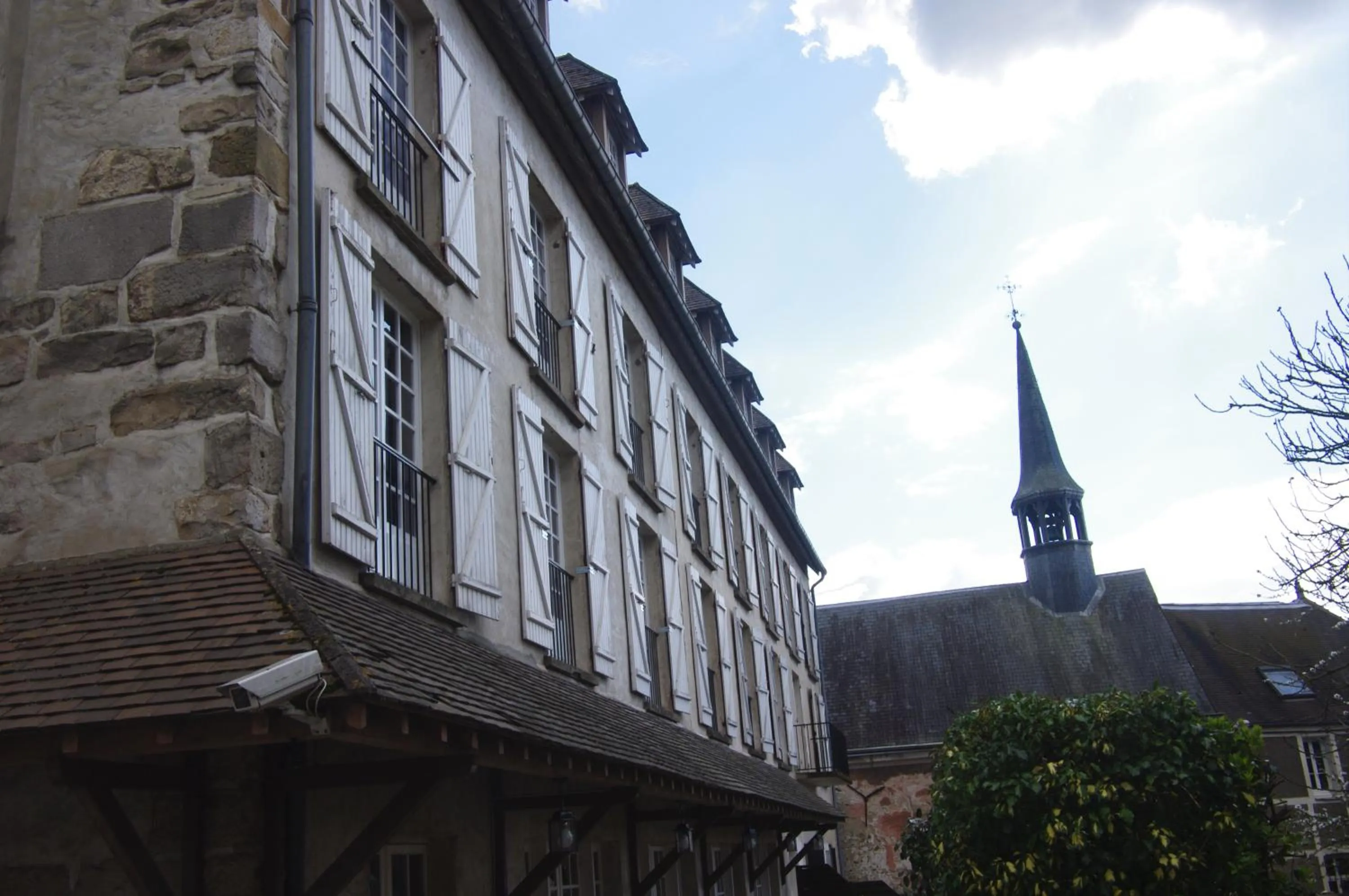 City view in Best Western Blanche de Castille Dourdan