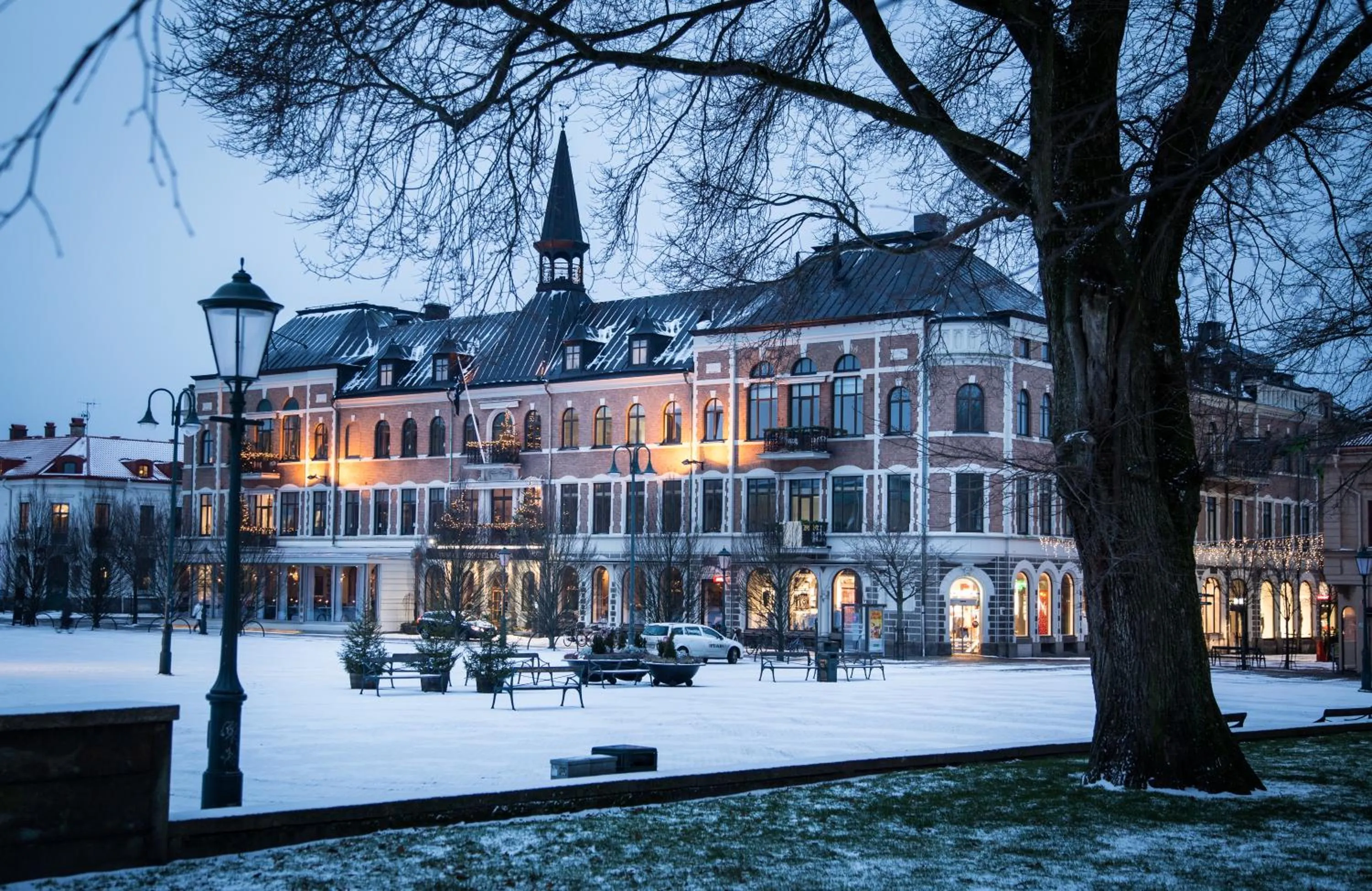 Facade/entrance in Varbergs Stadshotell & Asia Spa