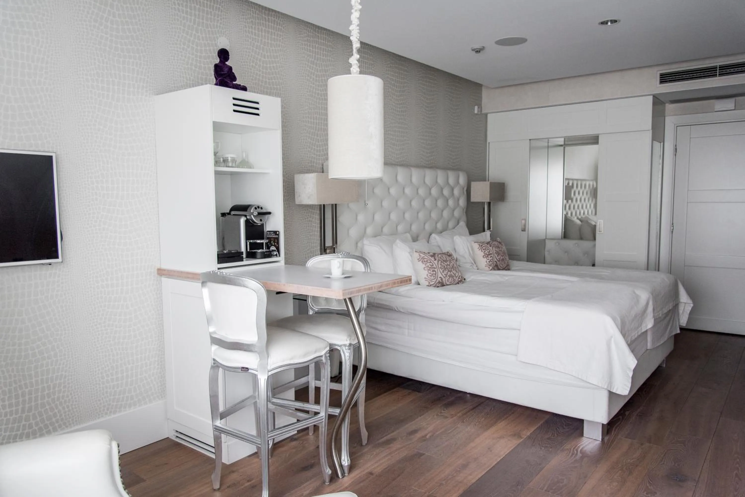 Bed in Varbergs Stadshotell & Asia Spa