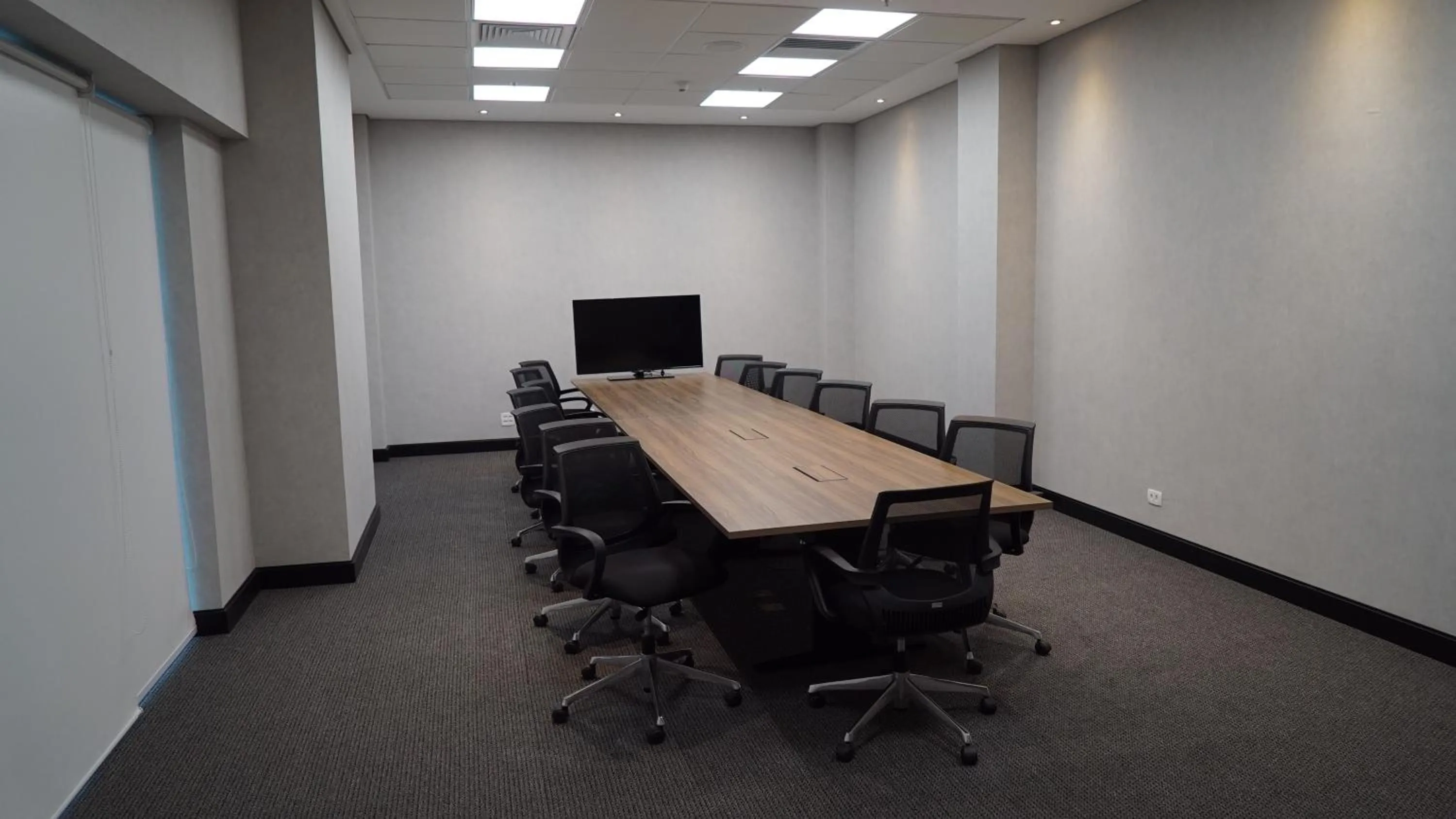 Meeting/conference room in eSuites Hotel Recreio Shopping