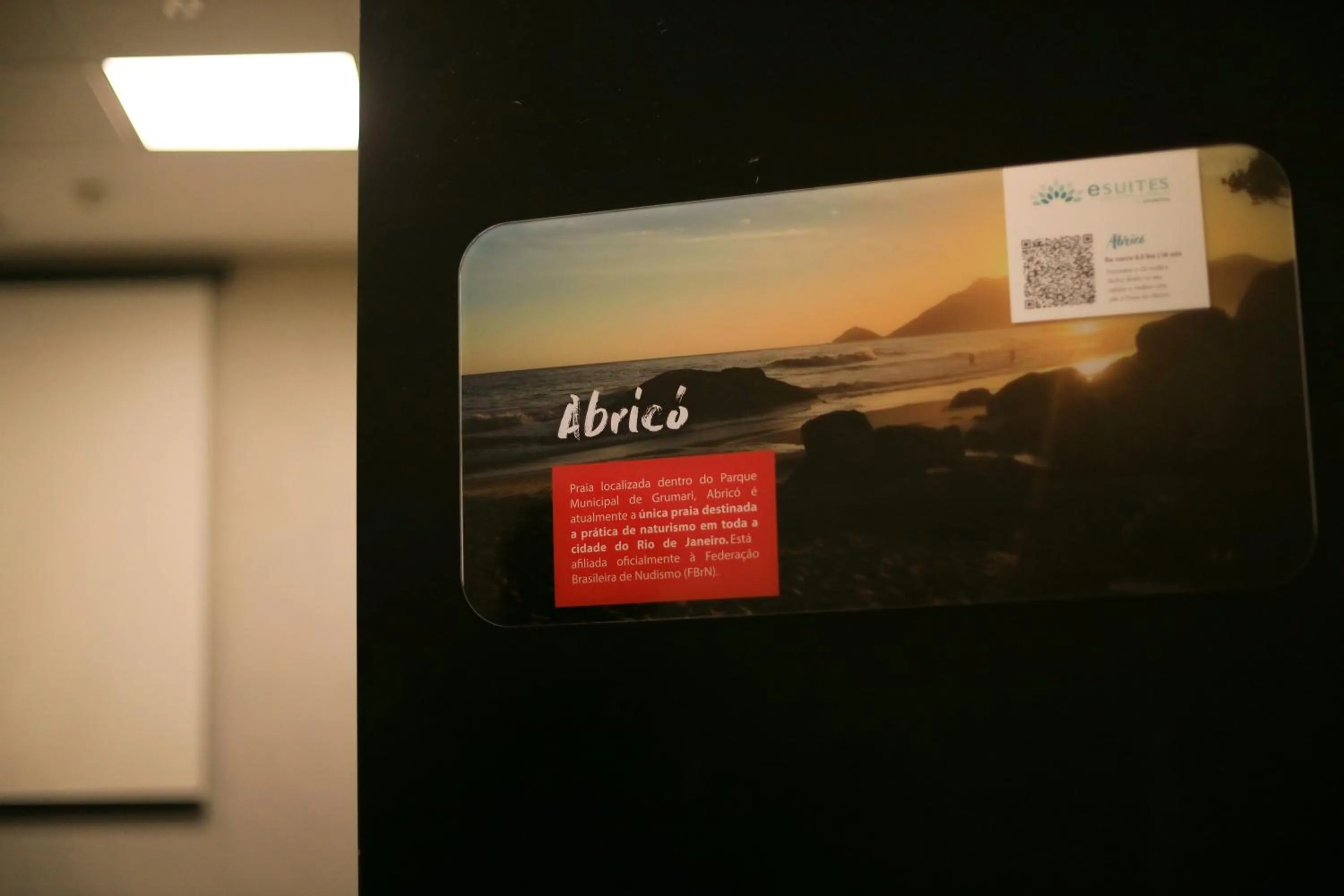 Property logo or sign in eSuites Hotel Recreio Shopping