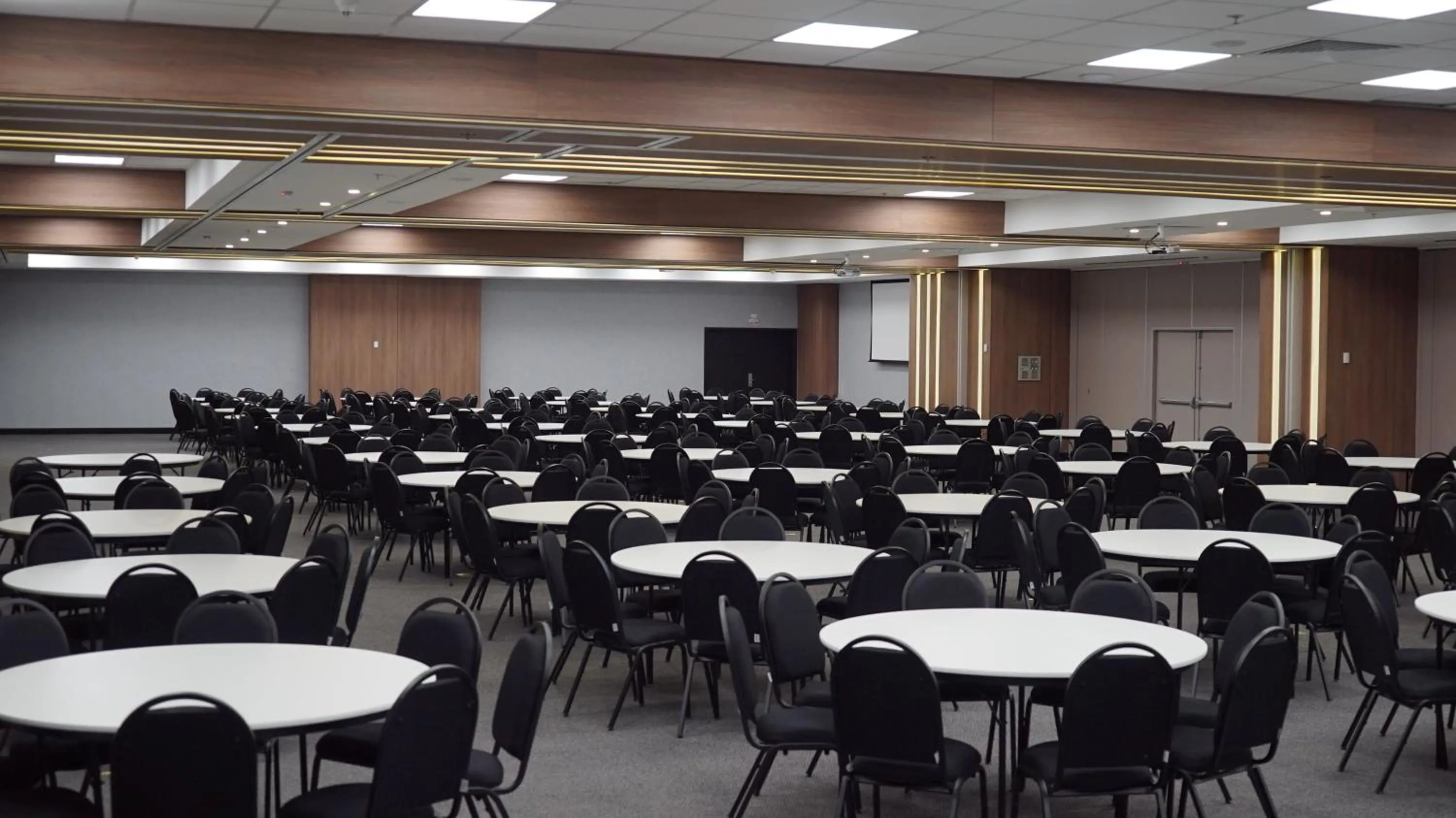 Meeting/conference room in eSuites Hotel Recreio Shopping