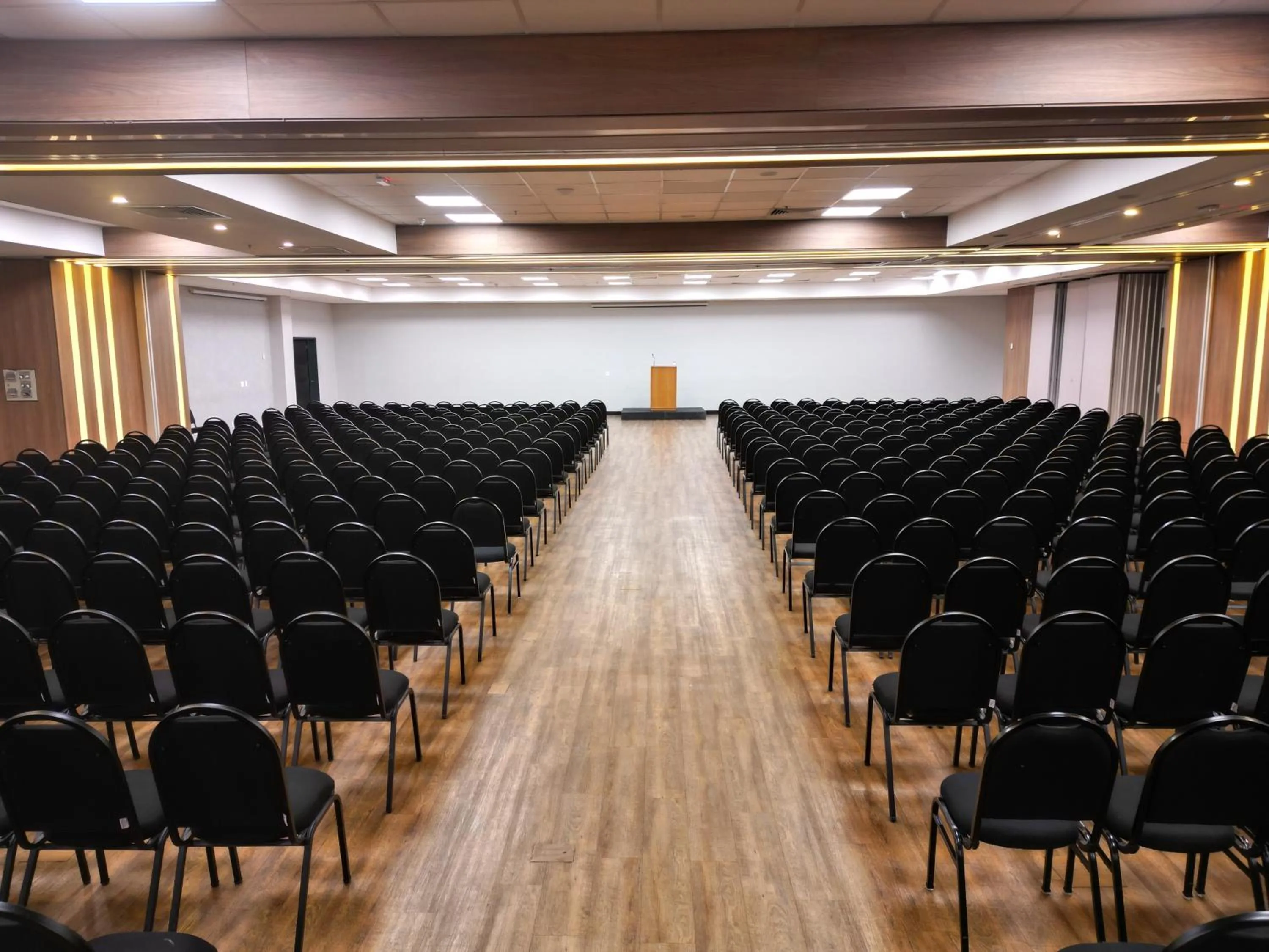 Banquet/Function facilities in eSuites Hotel Recreio Shopping