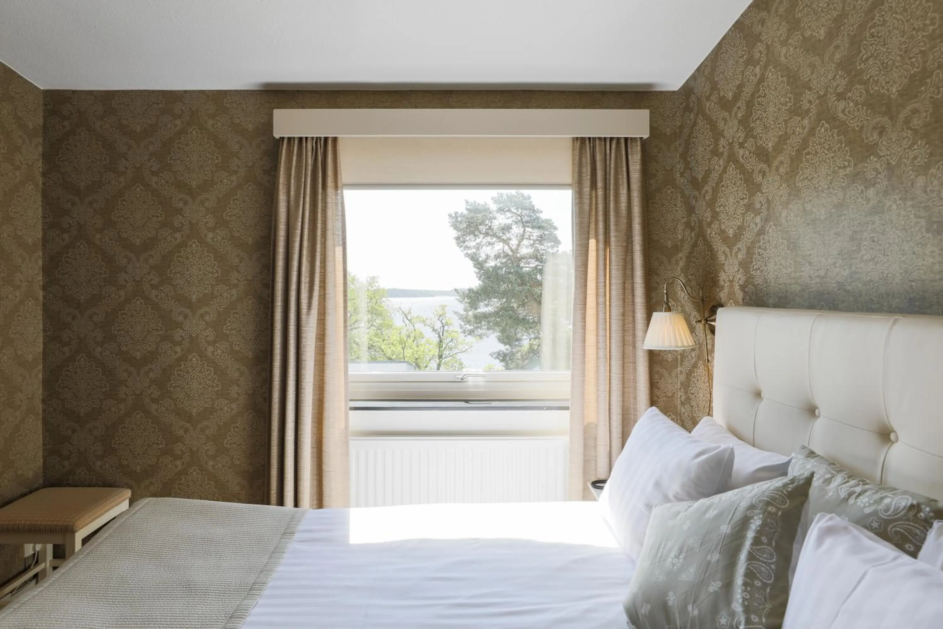 Photo of the whole room, Bed in Bergendal