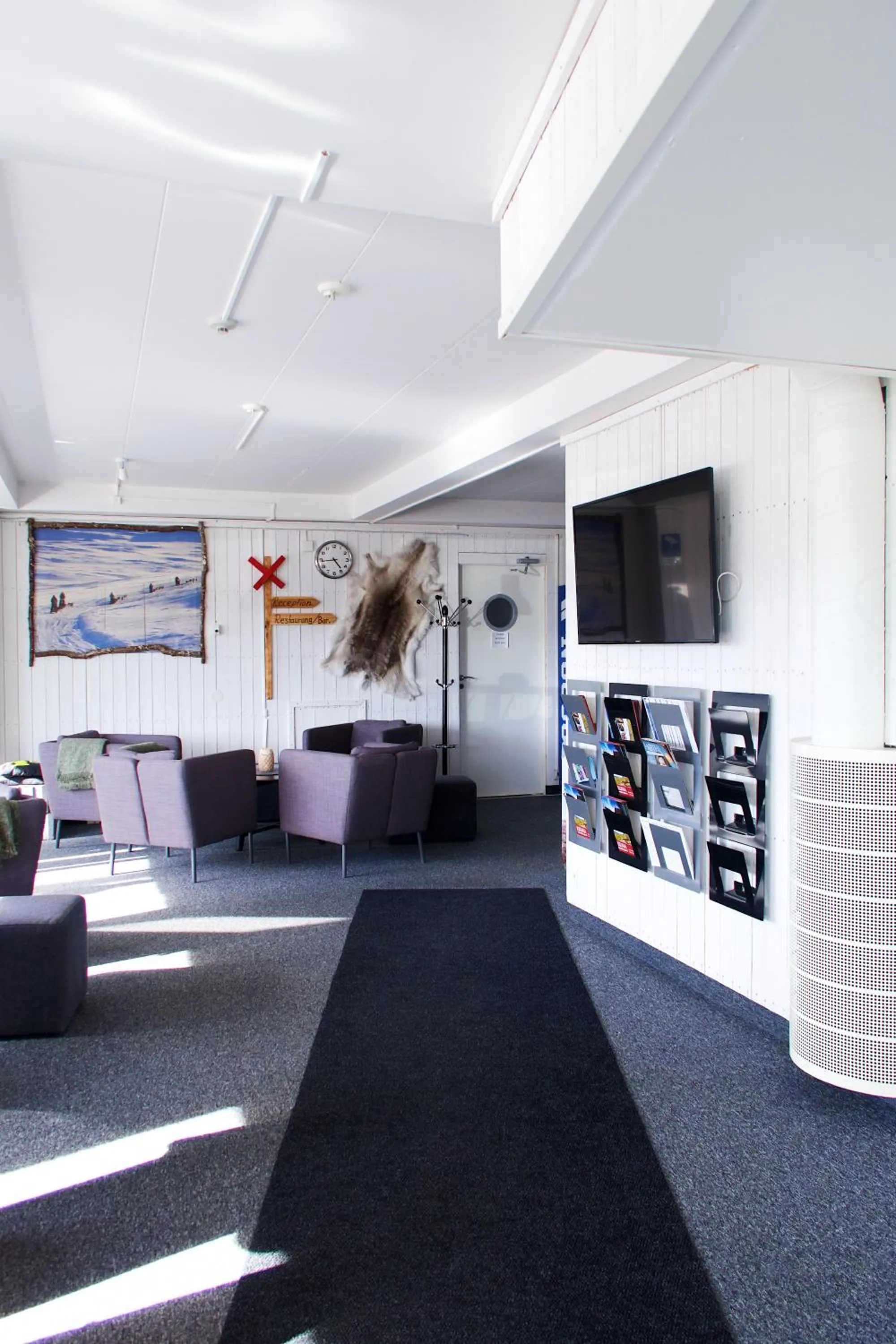 Lobby or reception in Hotel E-10 by First