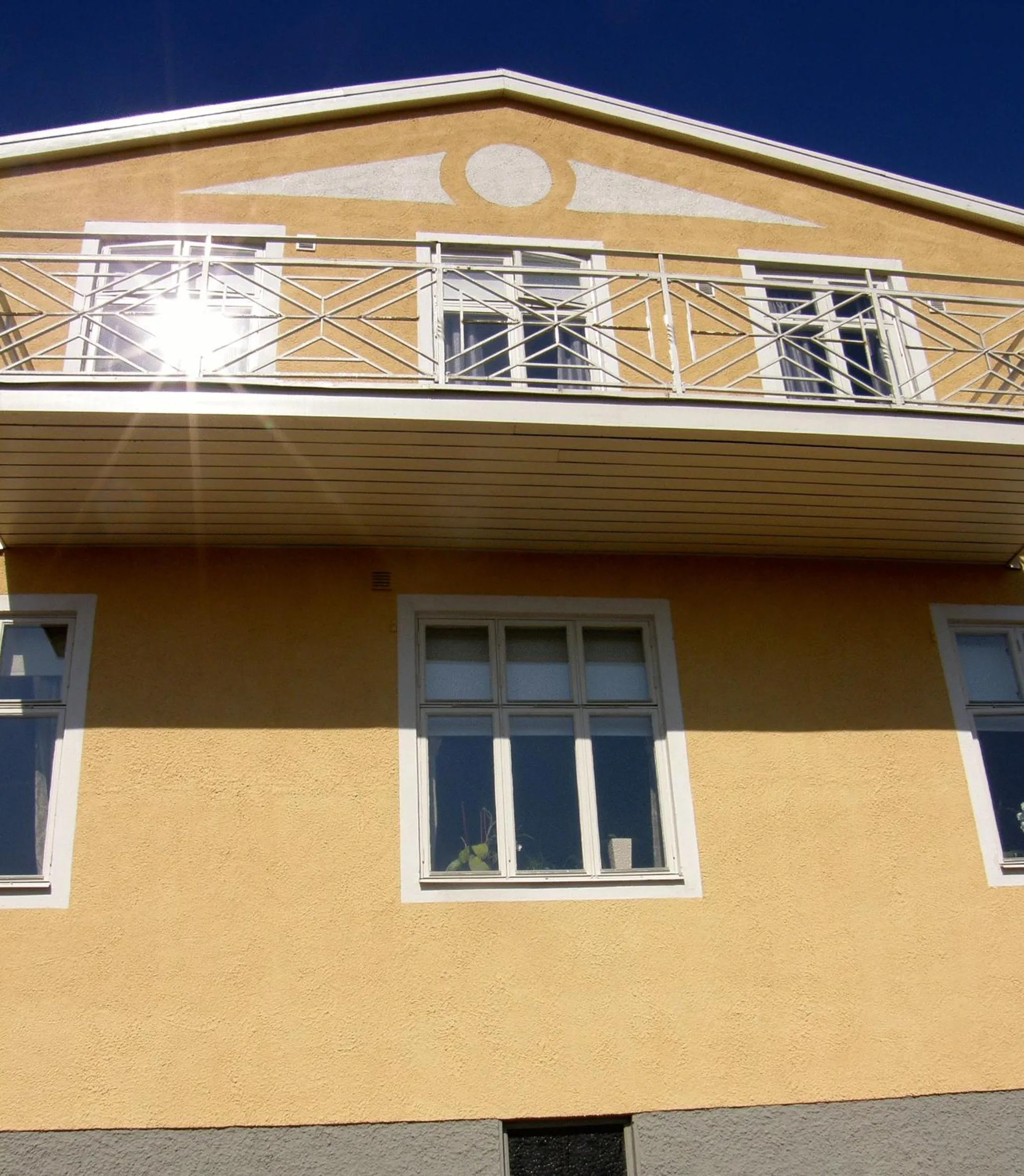 Facade/entrance in Adels Hotel