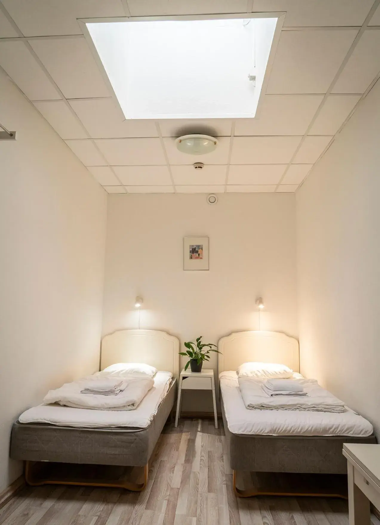 Economy Twin Room with a Skylight in Göteborg Hostel Economy Twin Room with a Skylight in Göteborg Hostel