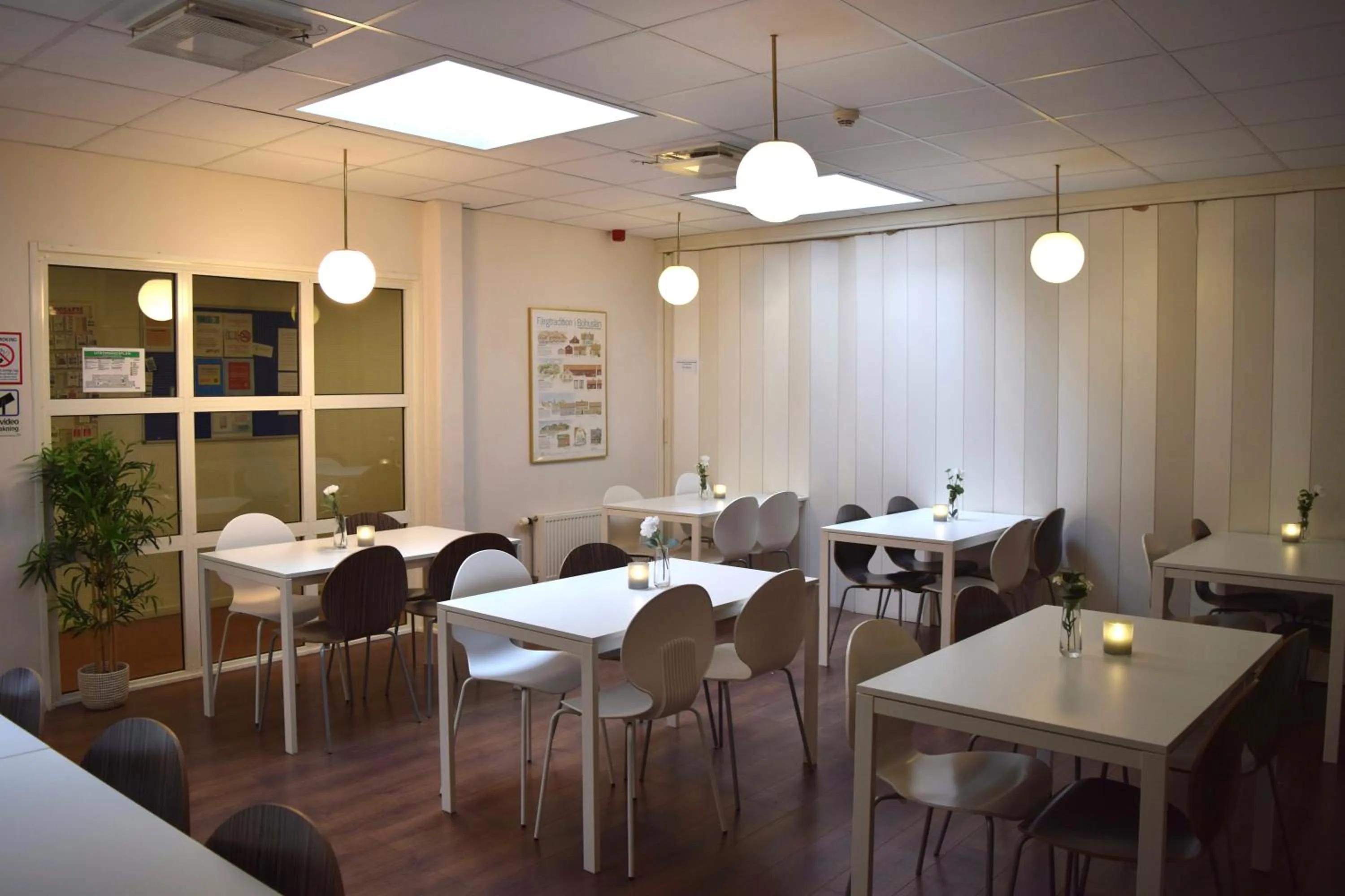 Communal kitchen in Göteborg Hostel