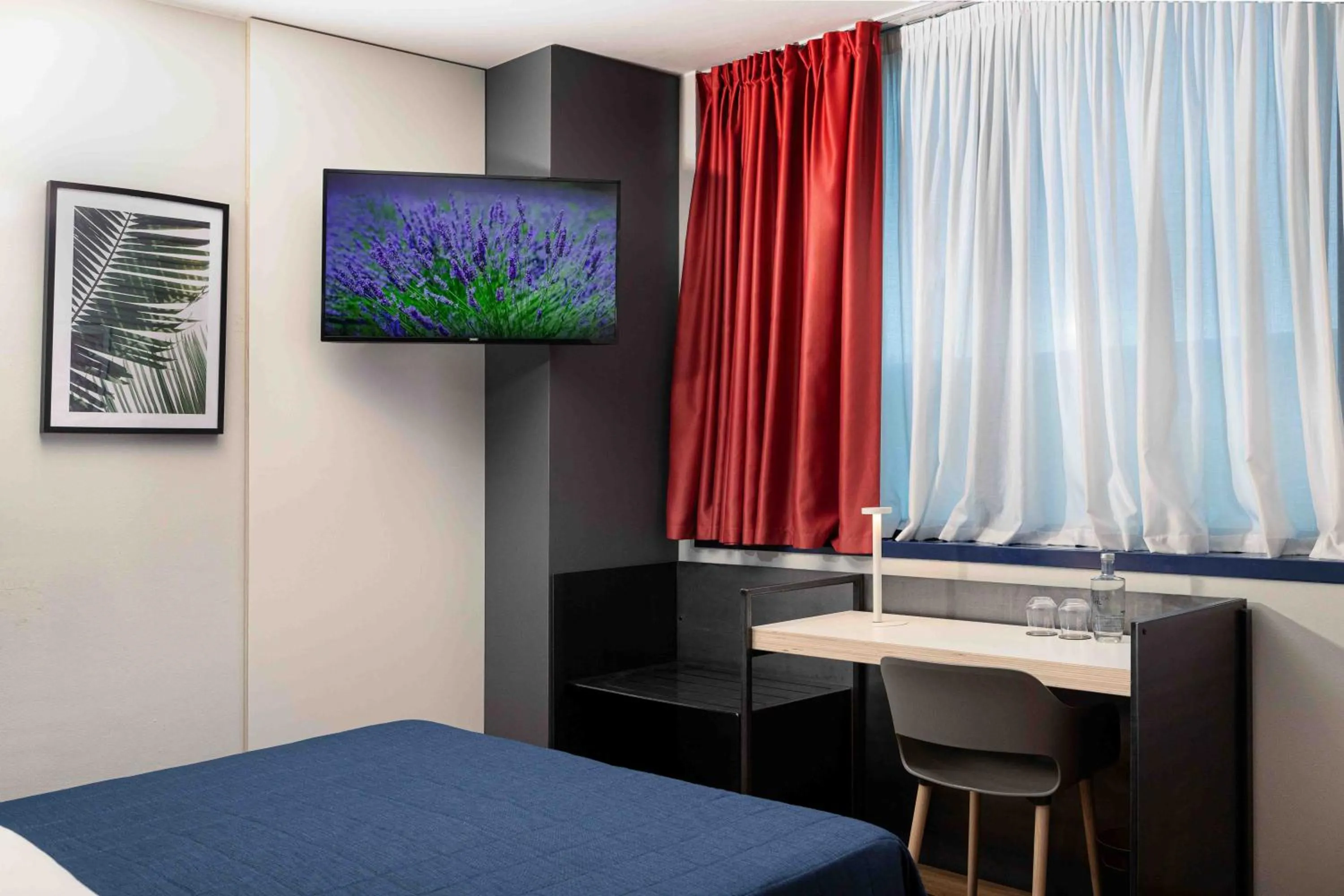 Bedroom, Bed in Garda Hotel