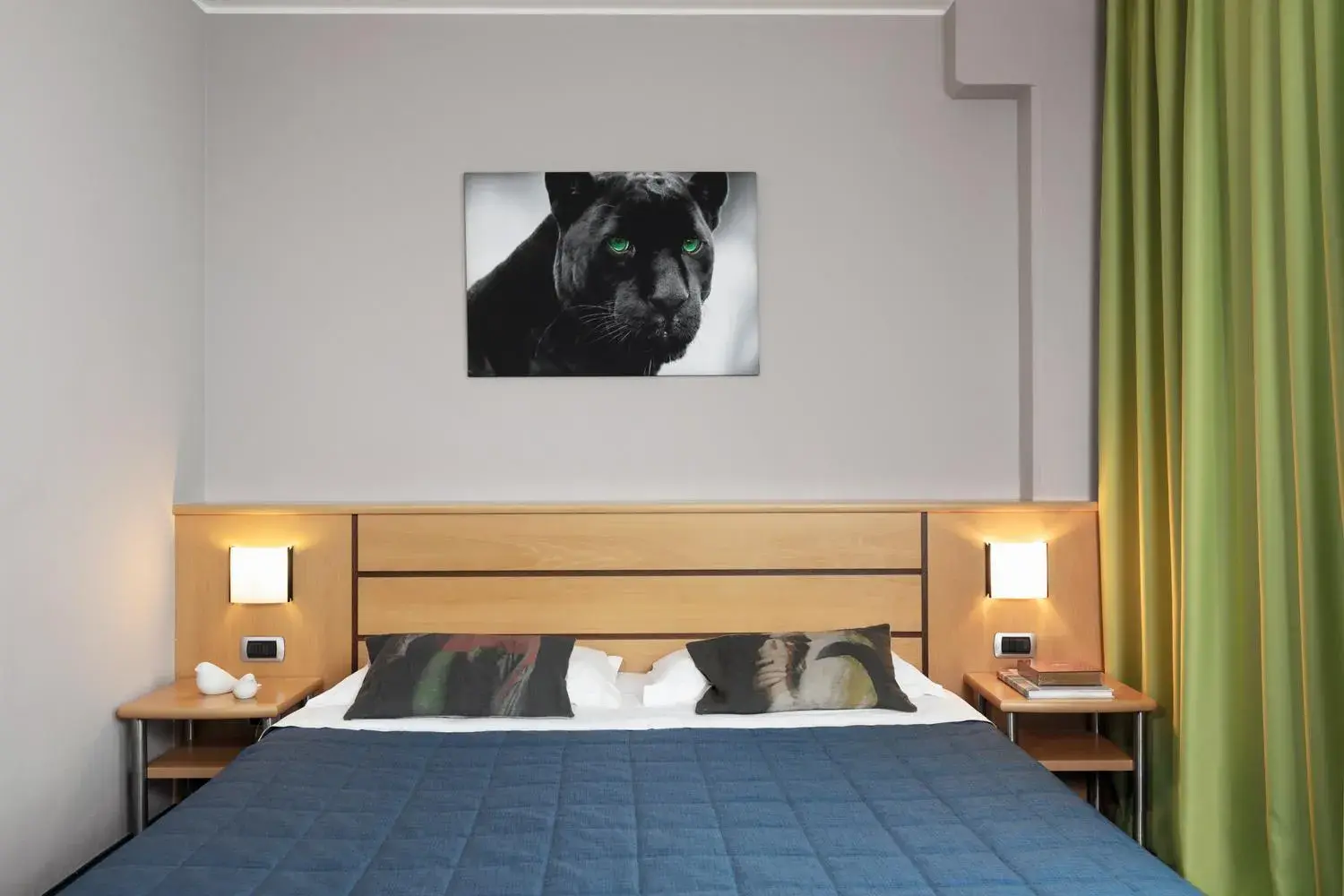 TV and multimedia, Bed in Garda Hotel TV and multimedia, Bed in Garda Hotel