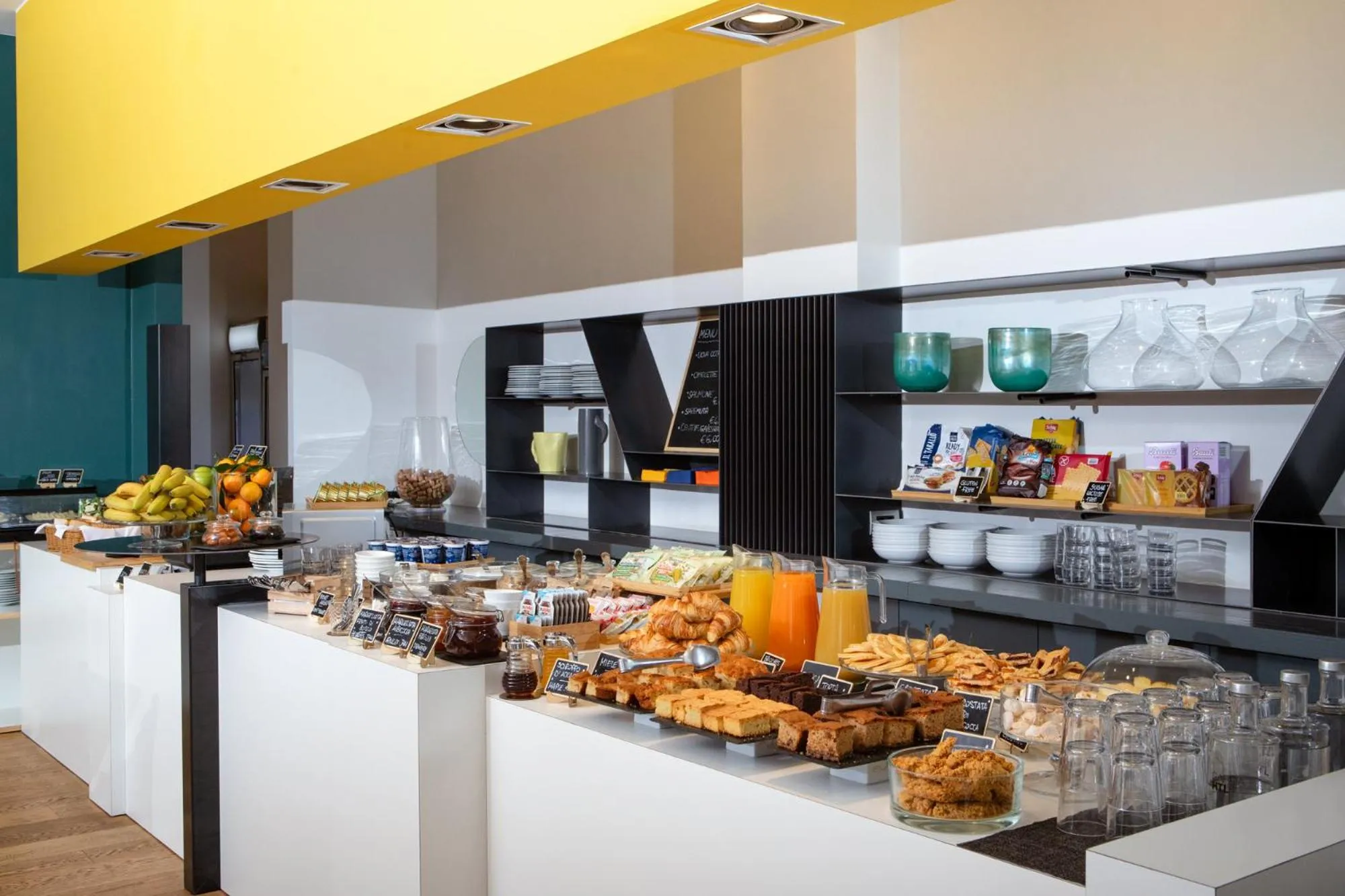 Breakfast in Garda Hotel