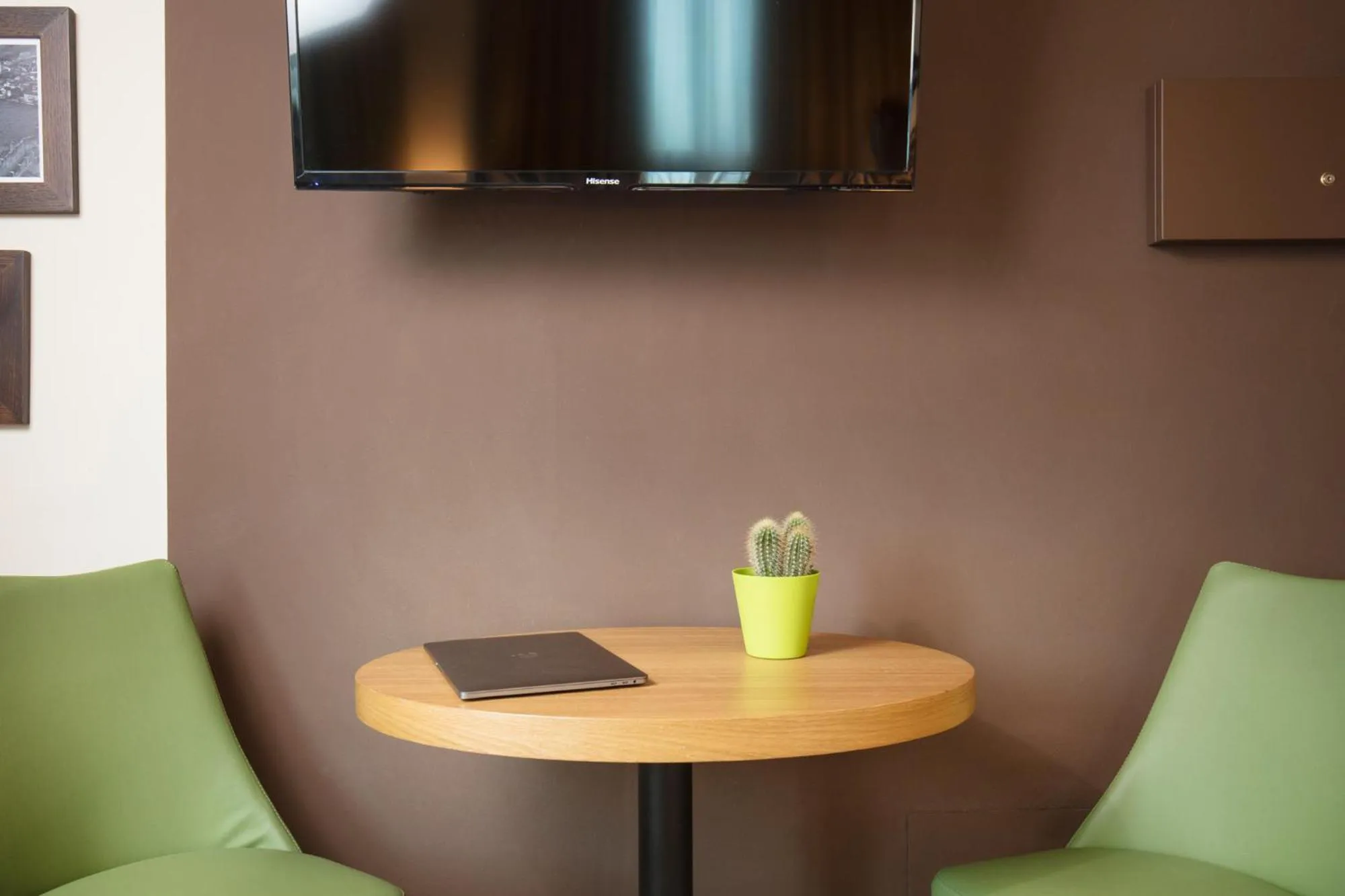 TV and multimedia in Garda Hotel