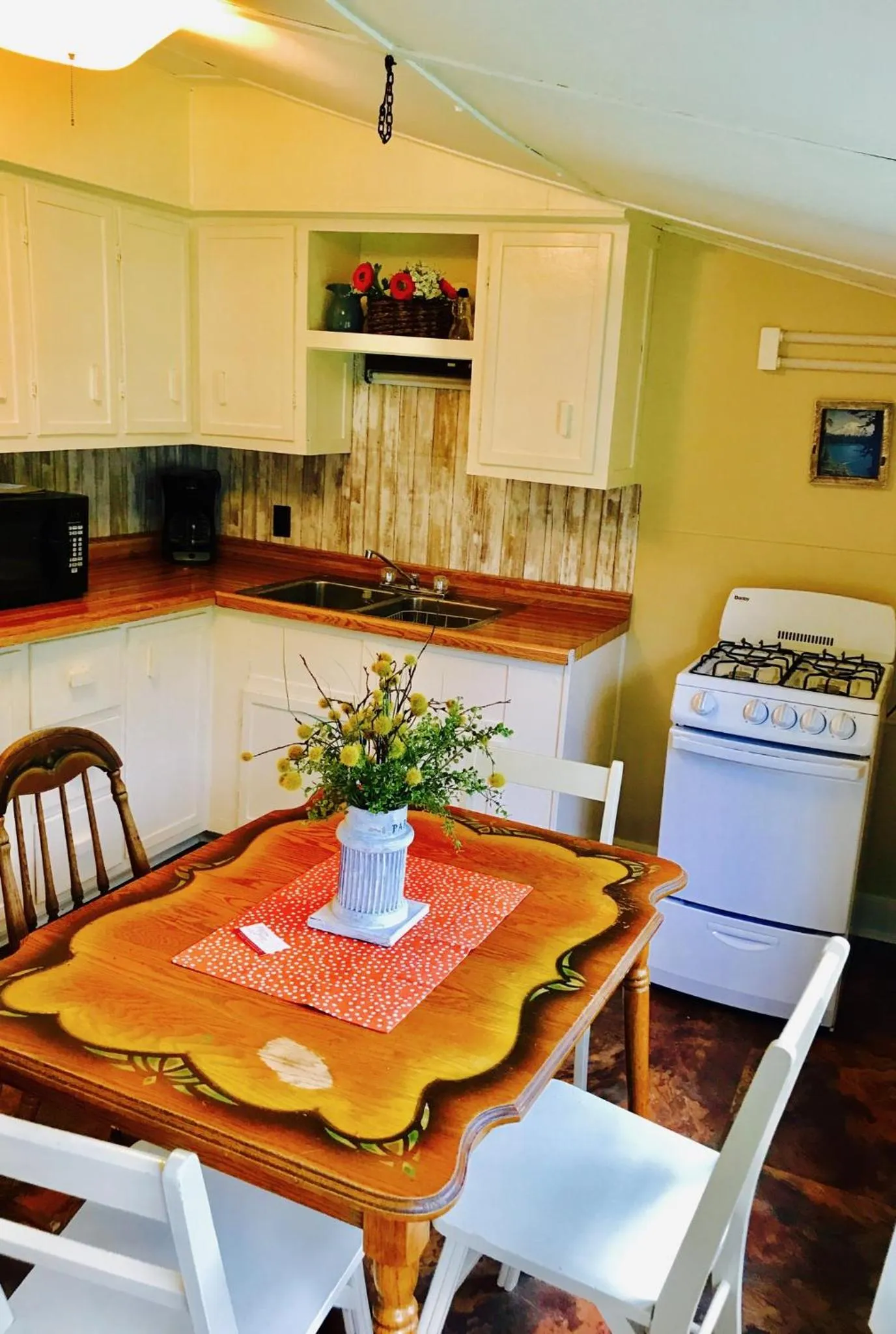 Kitchen or kitchenette in Mission Springs Resort