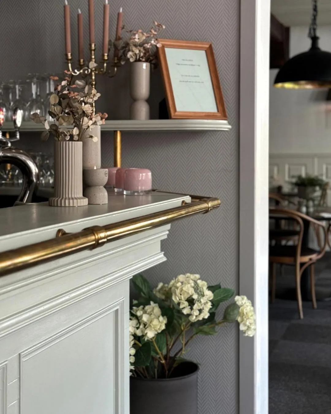 Lounge or bar in Hotell Gillet i Köping