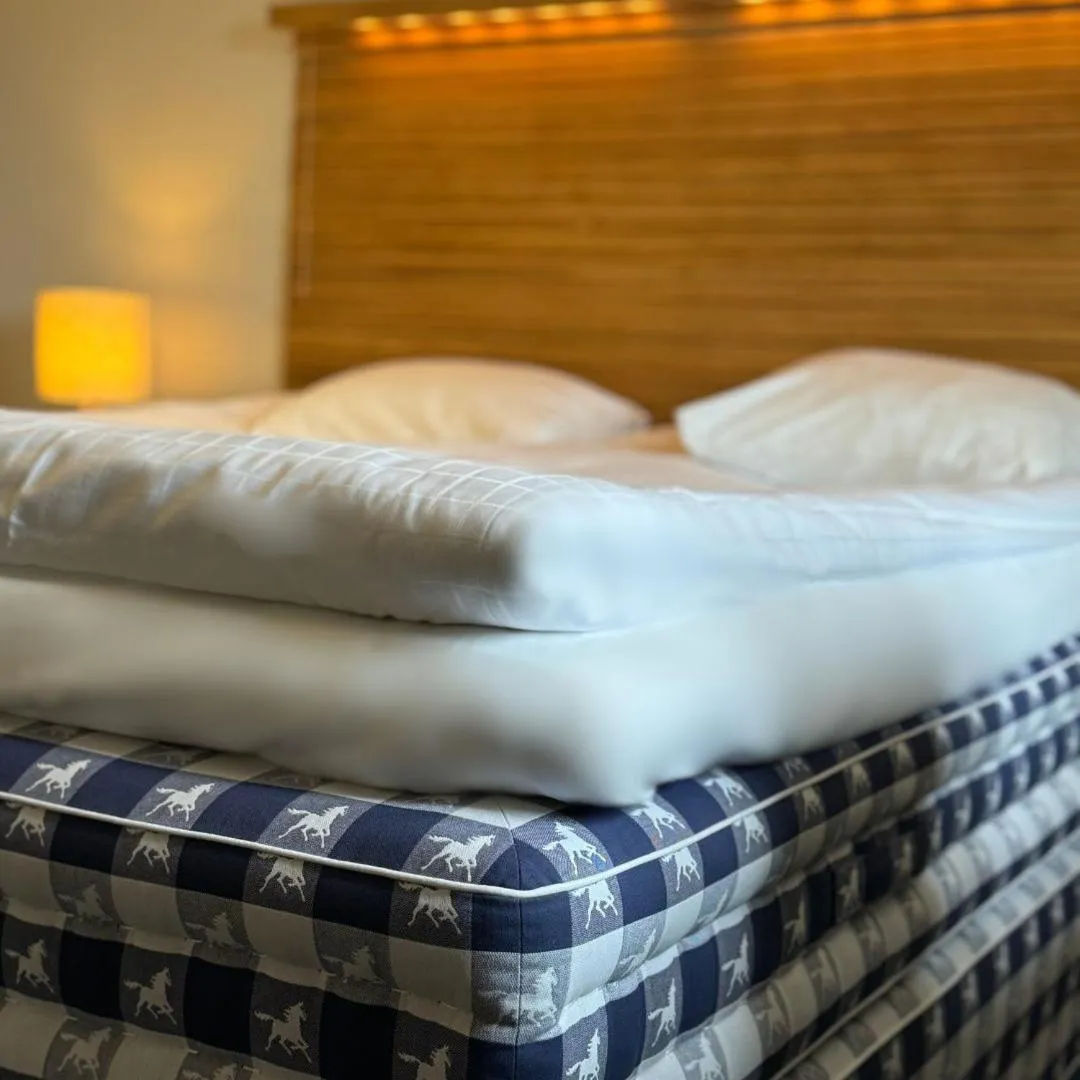 Bed in Hotell Gillet i Köping