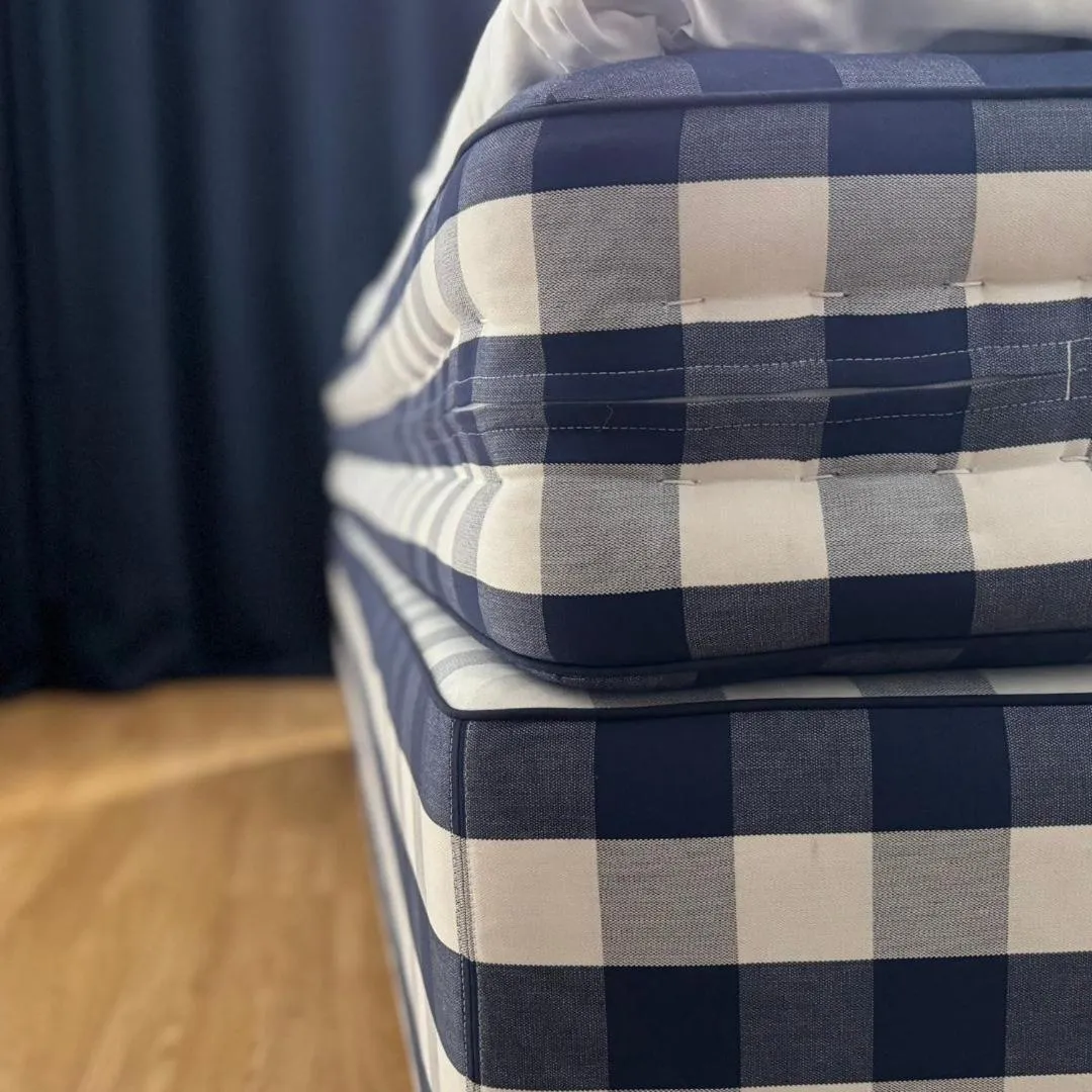 Bed in Hotell Gillet i Köping