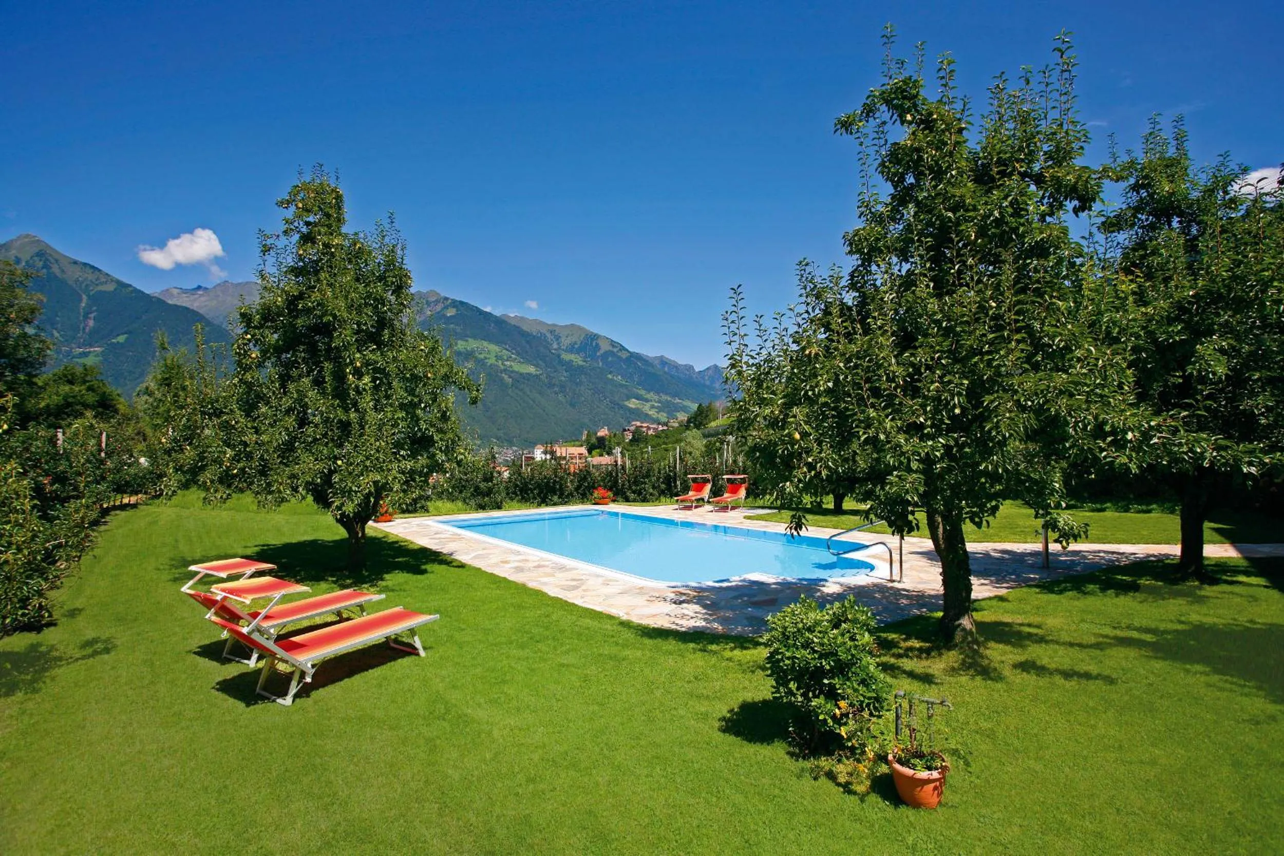 Garden in Garni Pluner
