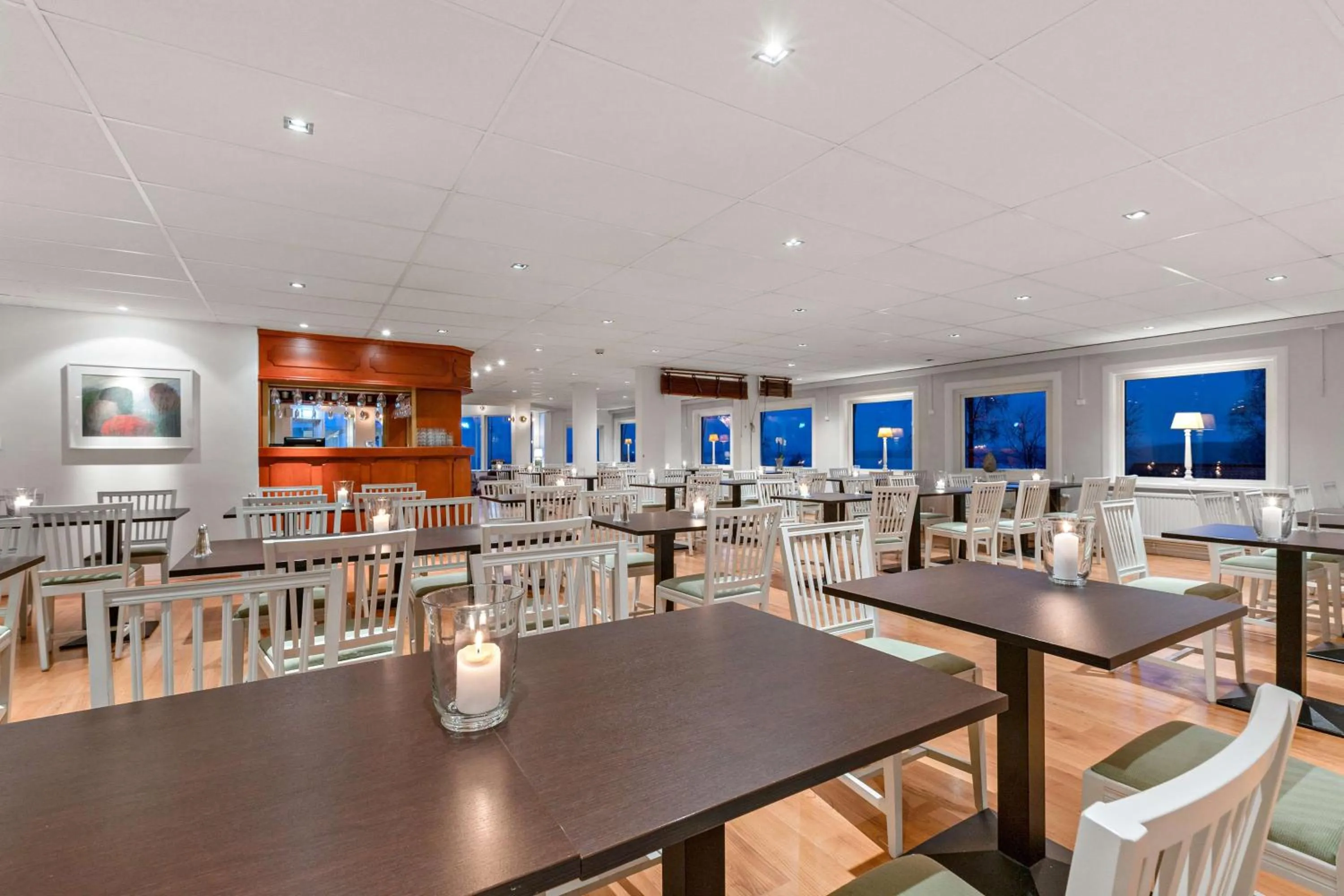 Restaurant/places to eat in Best Western Hotell Lerdalshoejden