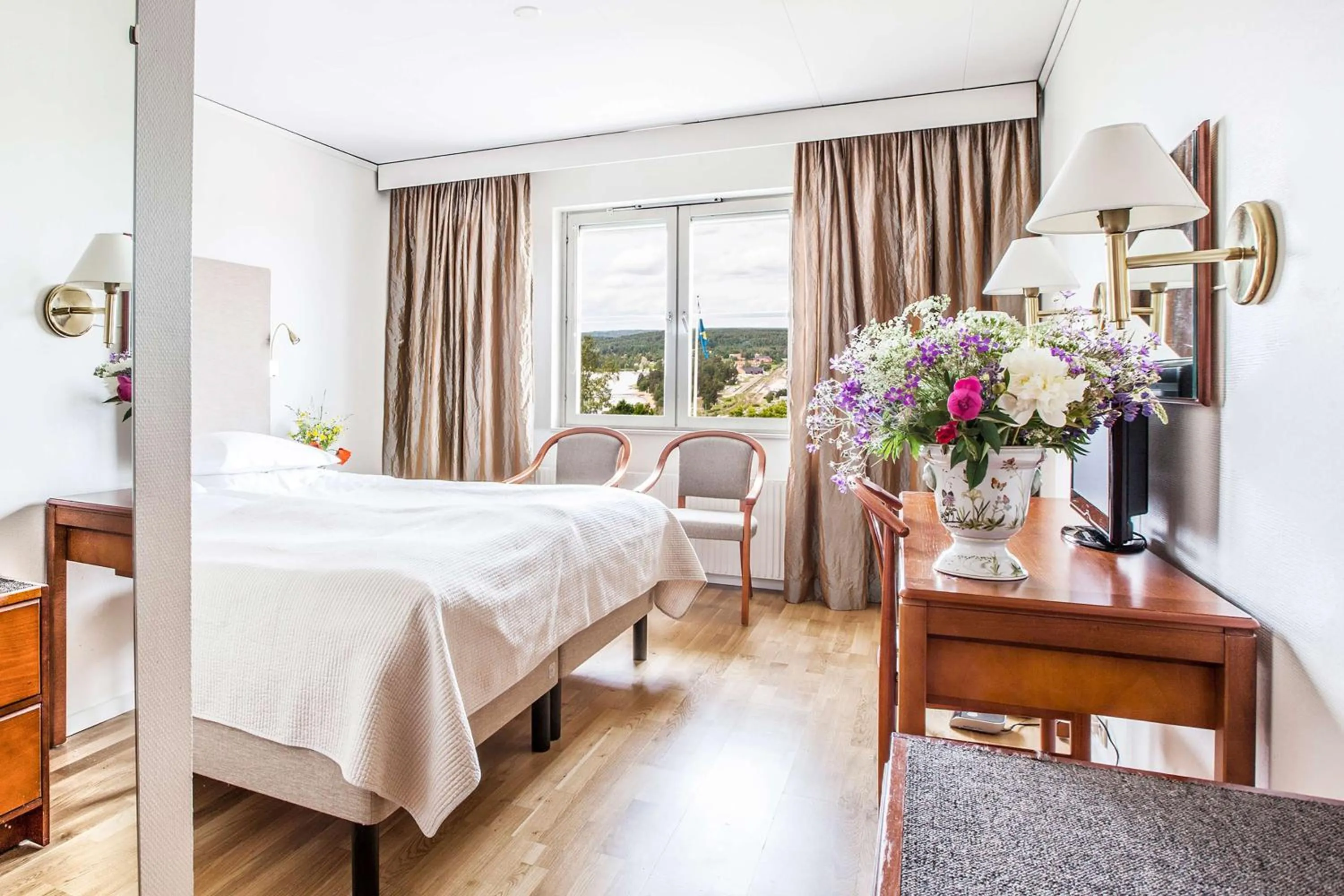 Photo of the whole room, Bed in Best Western Hotell Lerdalshoejden