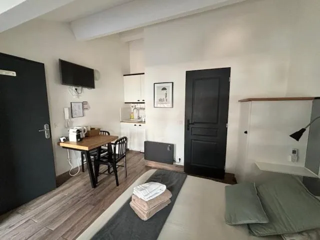 TV and multimedia, Bed in Casa Hotel