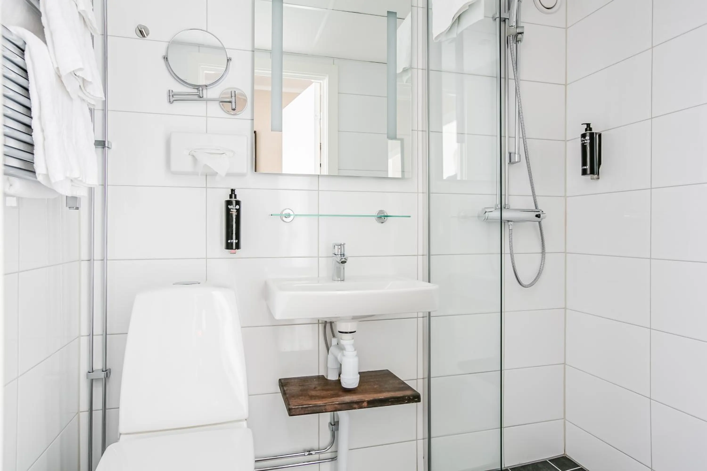 Shower in Best Western Hotel Savoy