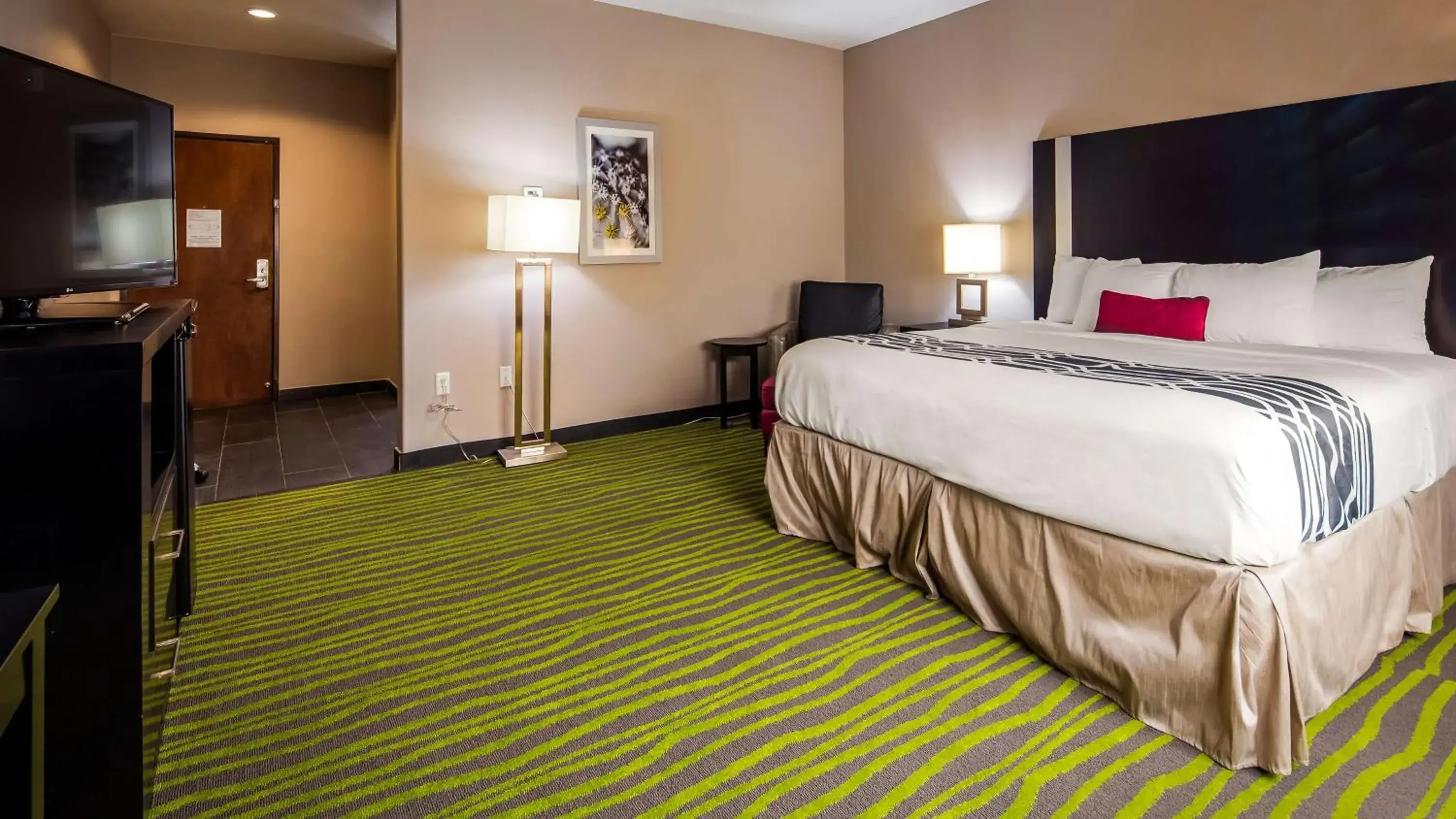 Photo of the whole room, Bed in Best Western Plus Dilley Inn & Suites Photo of the whole room, Bed in Best Western Plus Dilley Inn & Suites