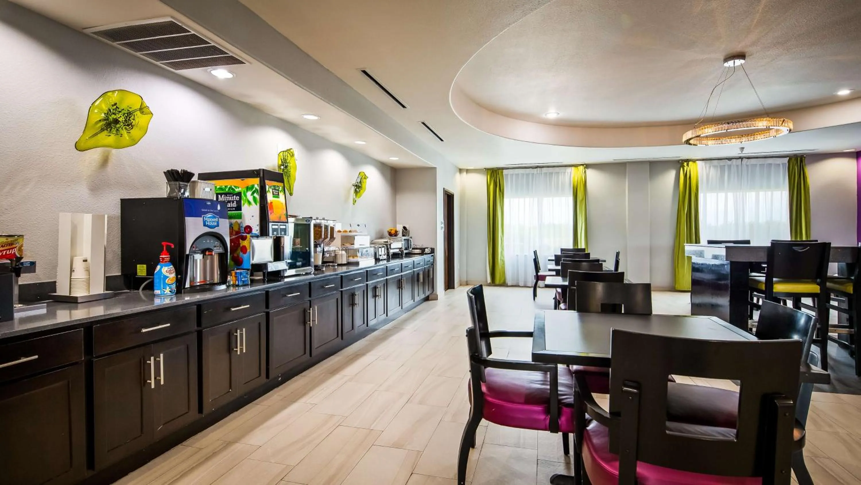 Restaurant/places to eat in Best Western Plus Dilley Inn & Suites