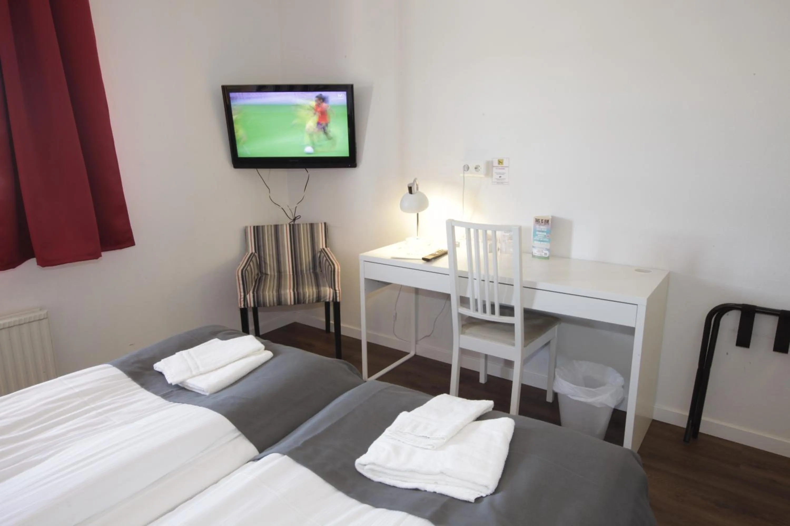 Property building, Bed in Rasta Mariestad