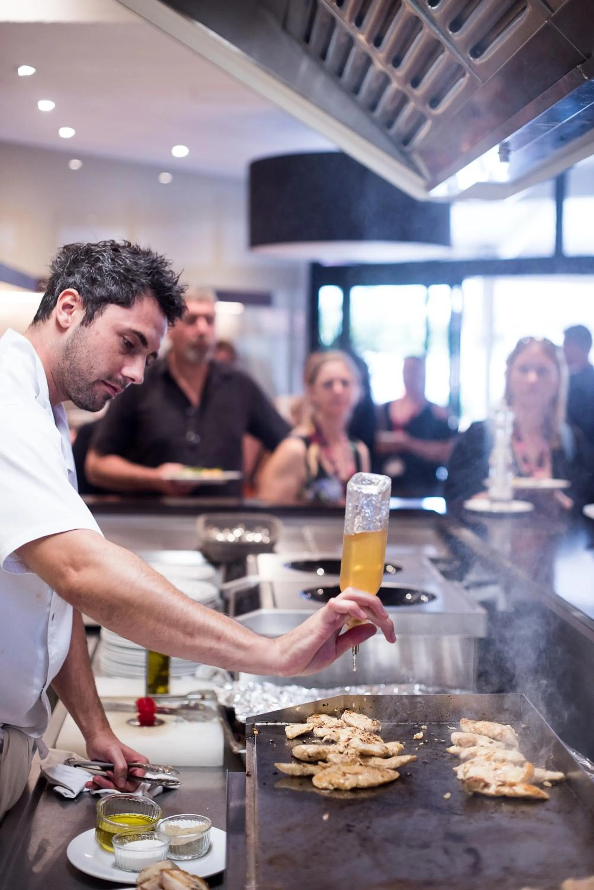 Restaurant/places to eat in Nouvata