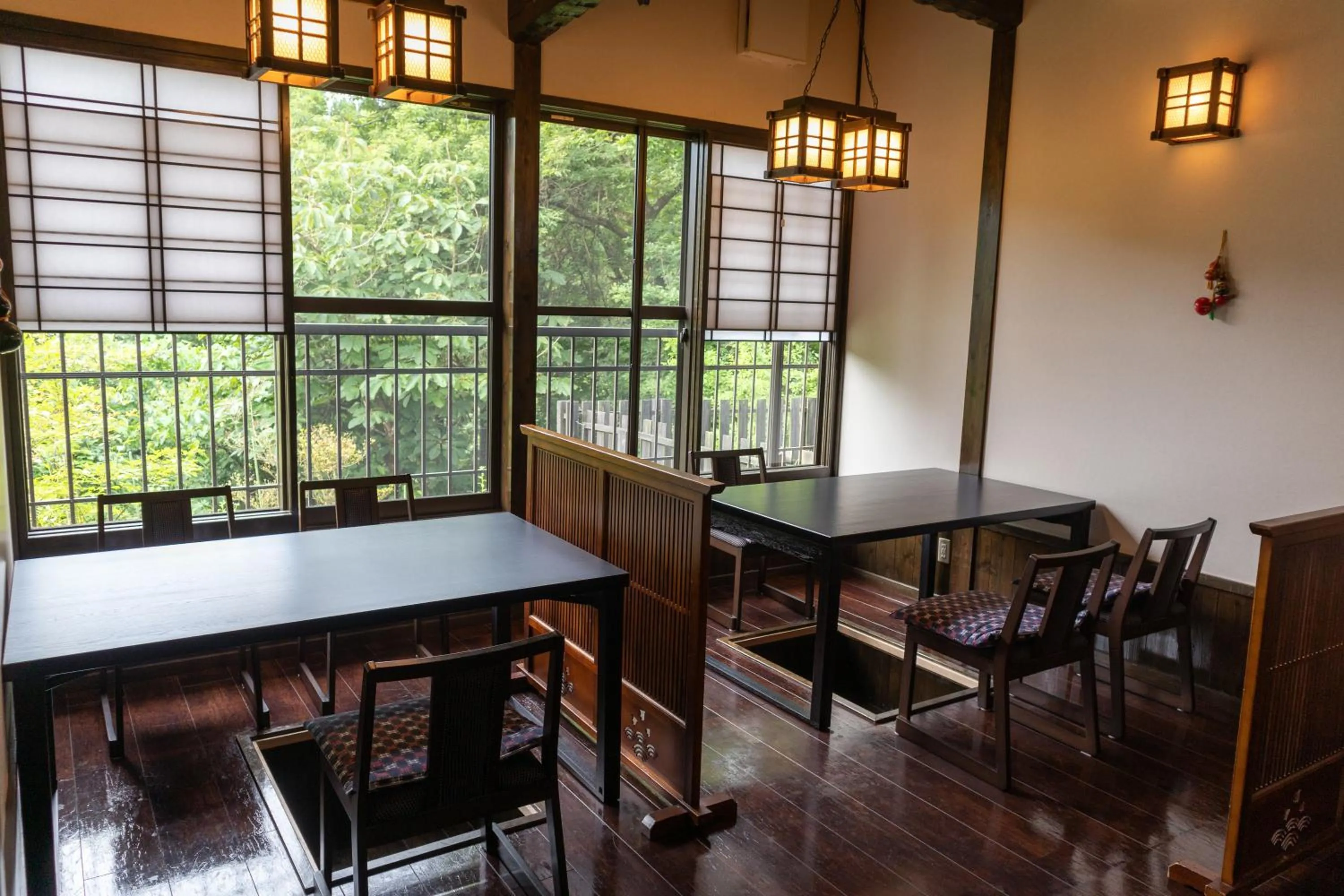 Restaurant/places to eat in Nanakamado