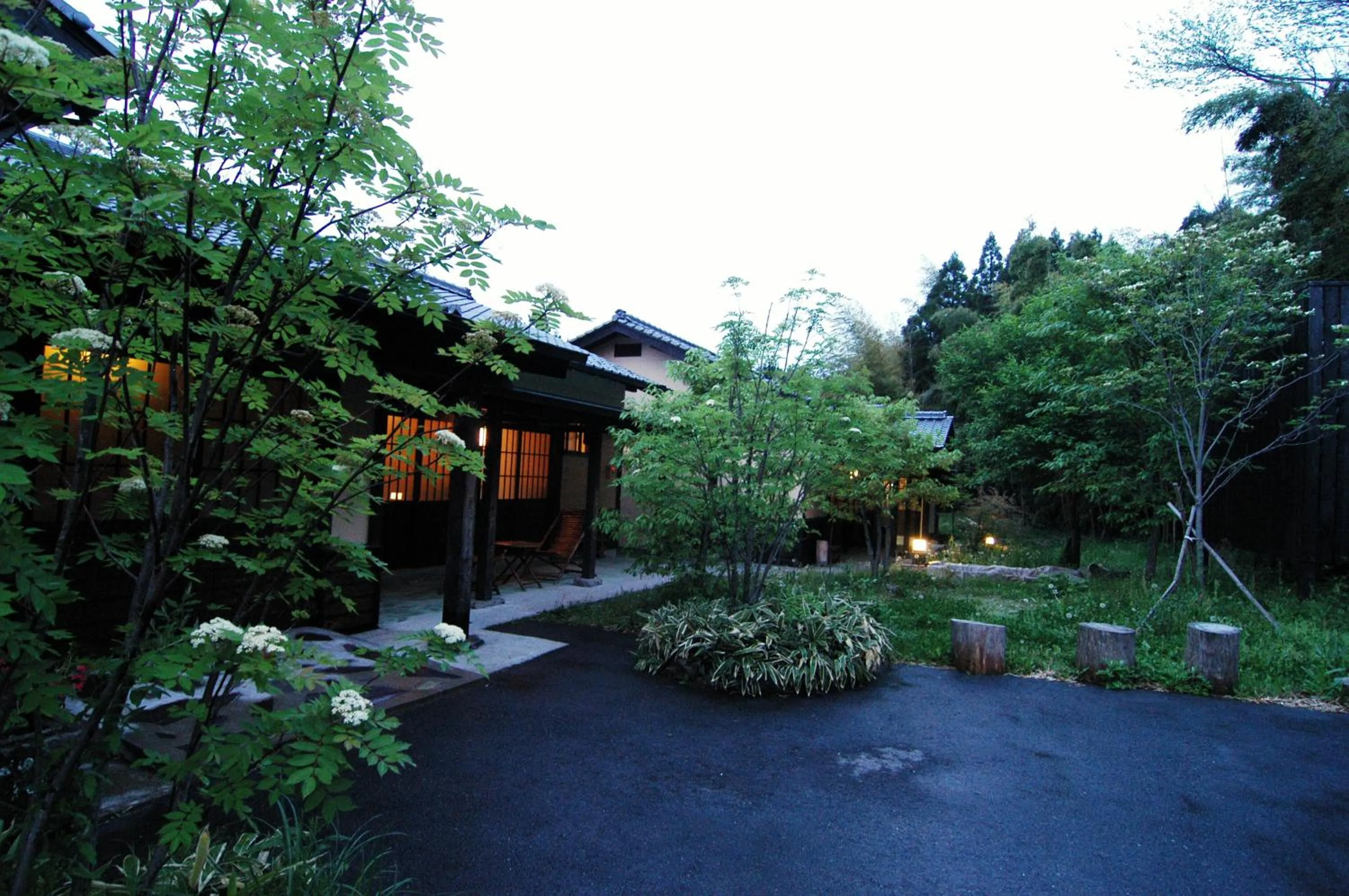 Property building in Nanakamado