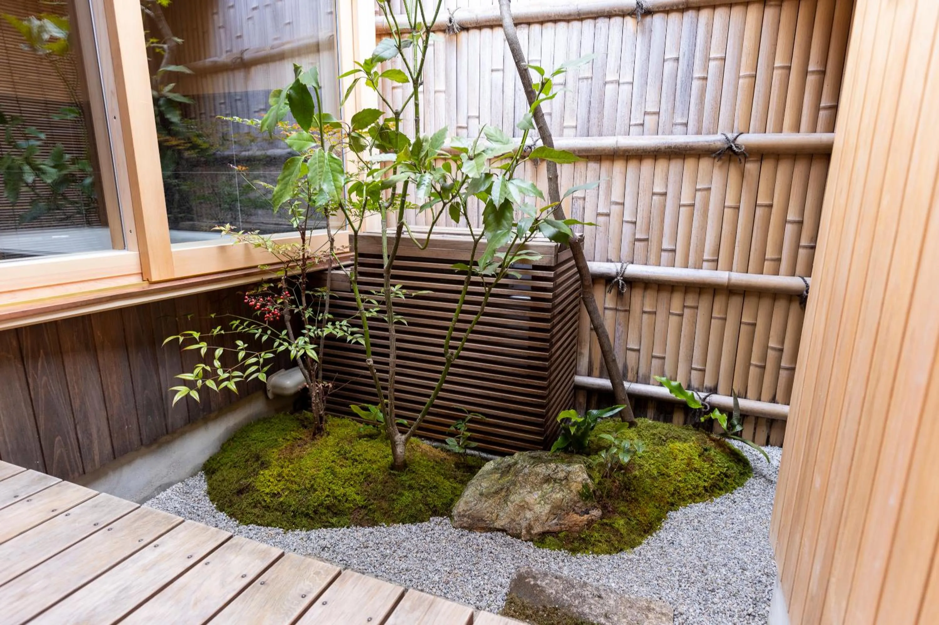 Garden view in Kyomachiya Suite Rikyu