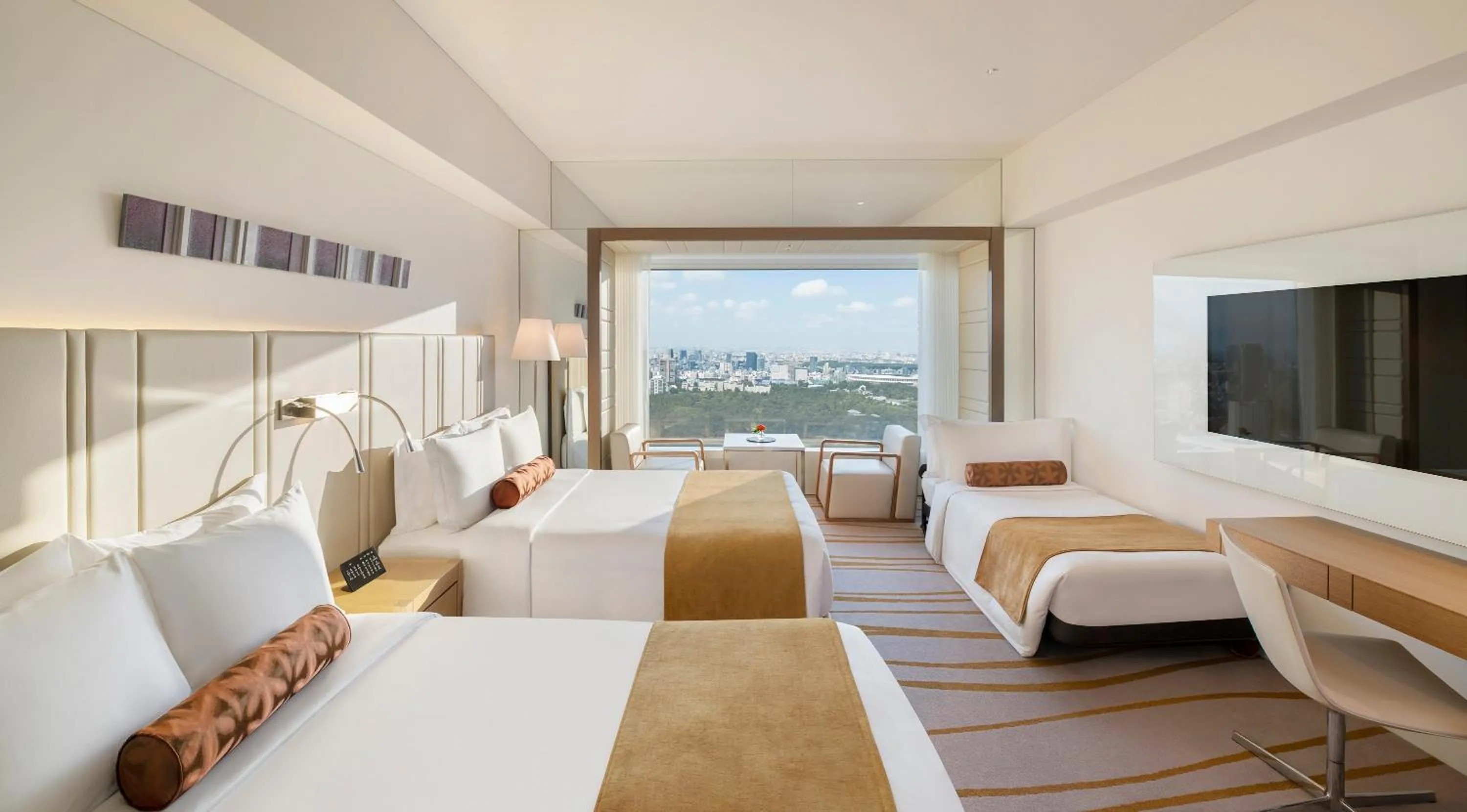 Photo of the whole room, Bed in The Prince Gallery Tokyo Kioicho, a Luxury Collection Hotel