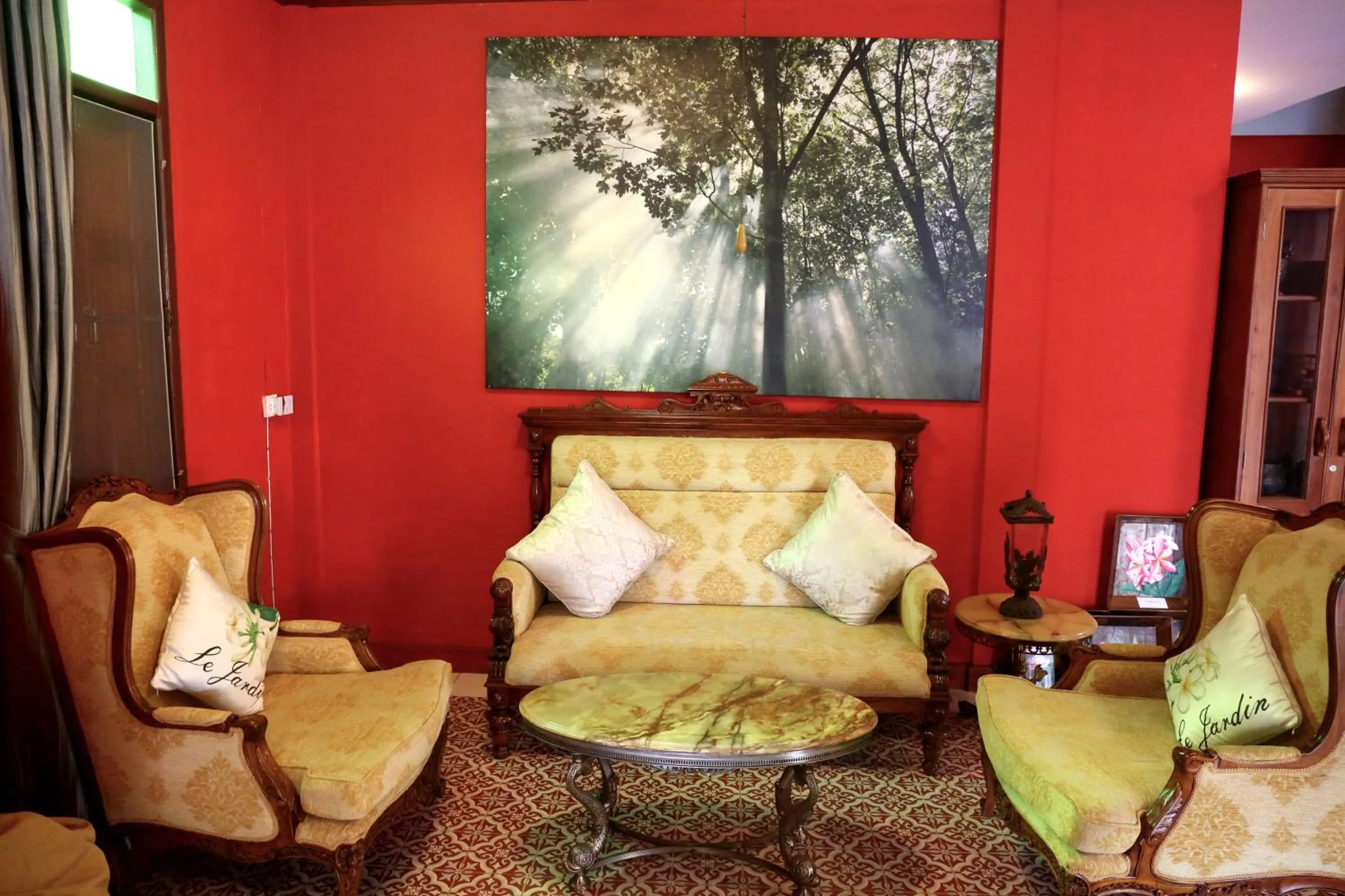 Lobby or reception in Le Jardin Hotel