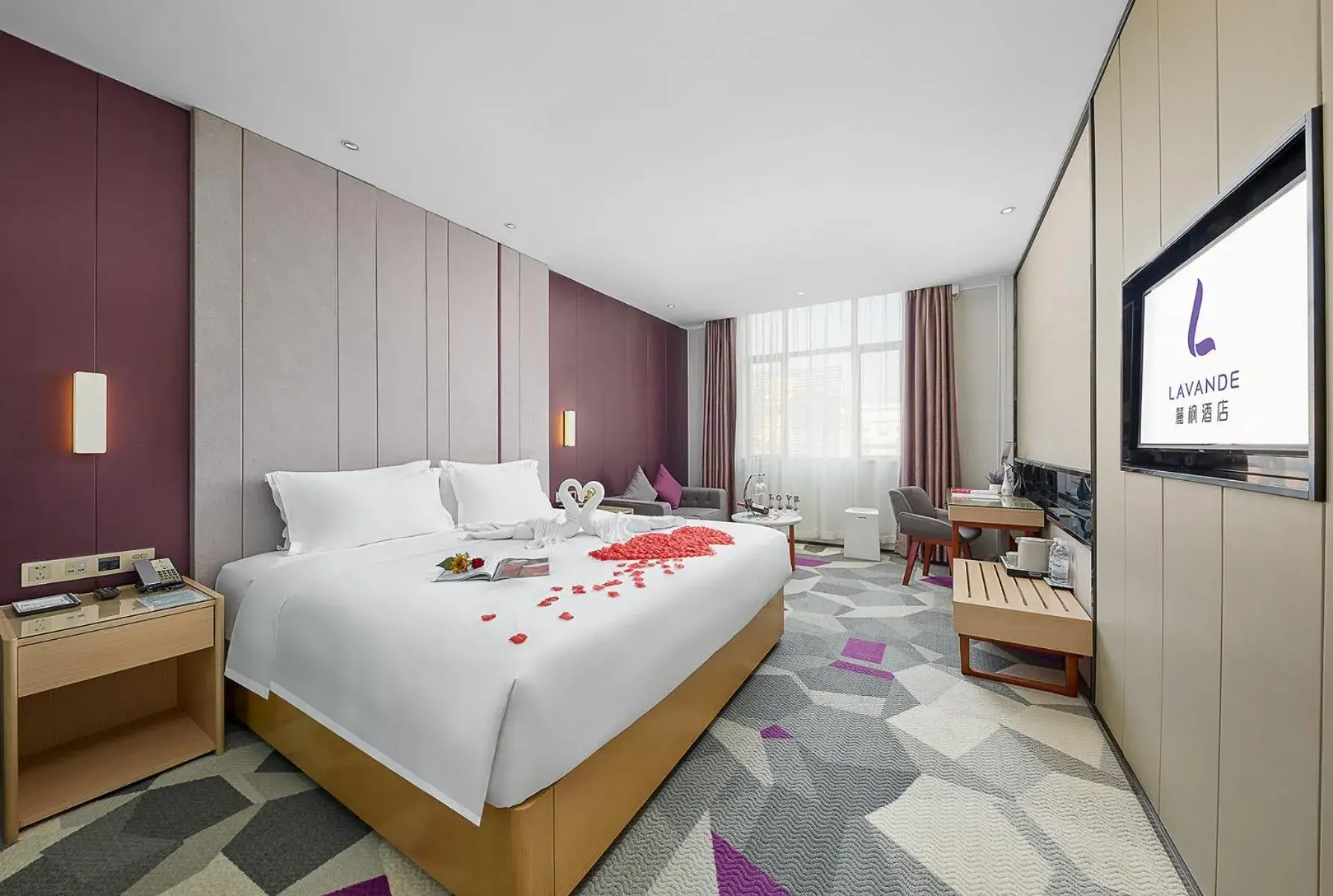 Deluxe King Room in Lavande International Hotel Guangzhou Baiyun International Airport Renhe Metro Station Branch - Free Shuttle Bus to Guangzhou Baiyun International Airport Deluxe King Room in Lavande International Hotel Guangzhou Baiyun International Airport Renhe Metro Station Branch - Free Shuttle Bus to Guangzhou Baiyun International Airport
