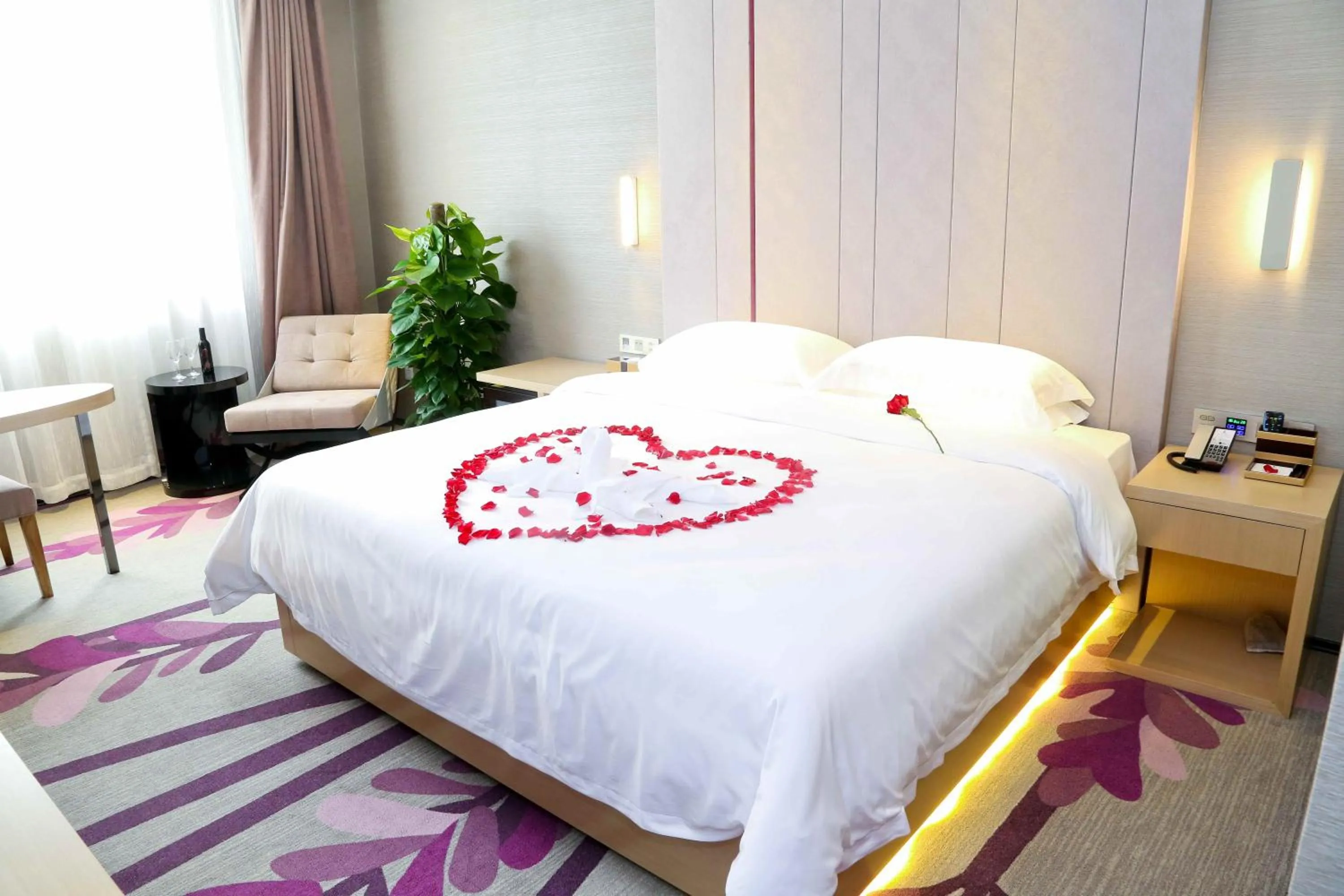 Photo of the whole room, Bed in Lavande Hotel Baiyun International Airport Branch
