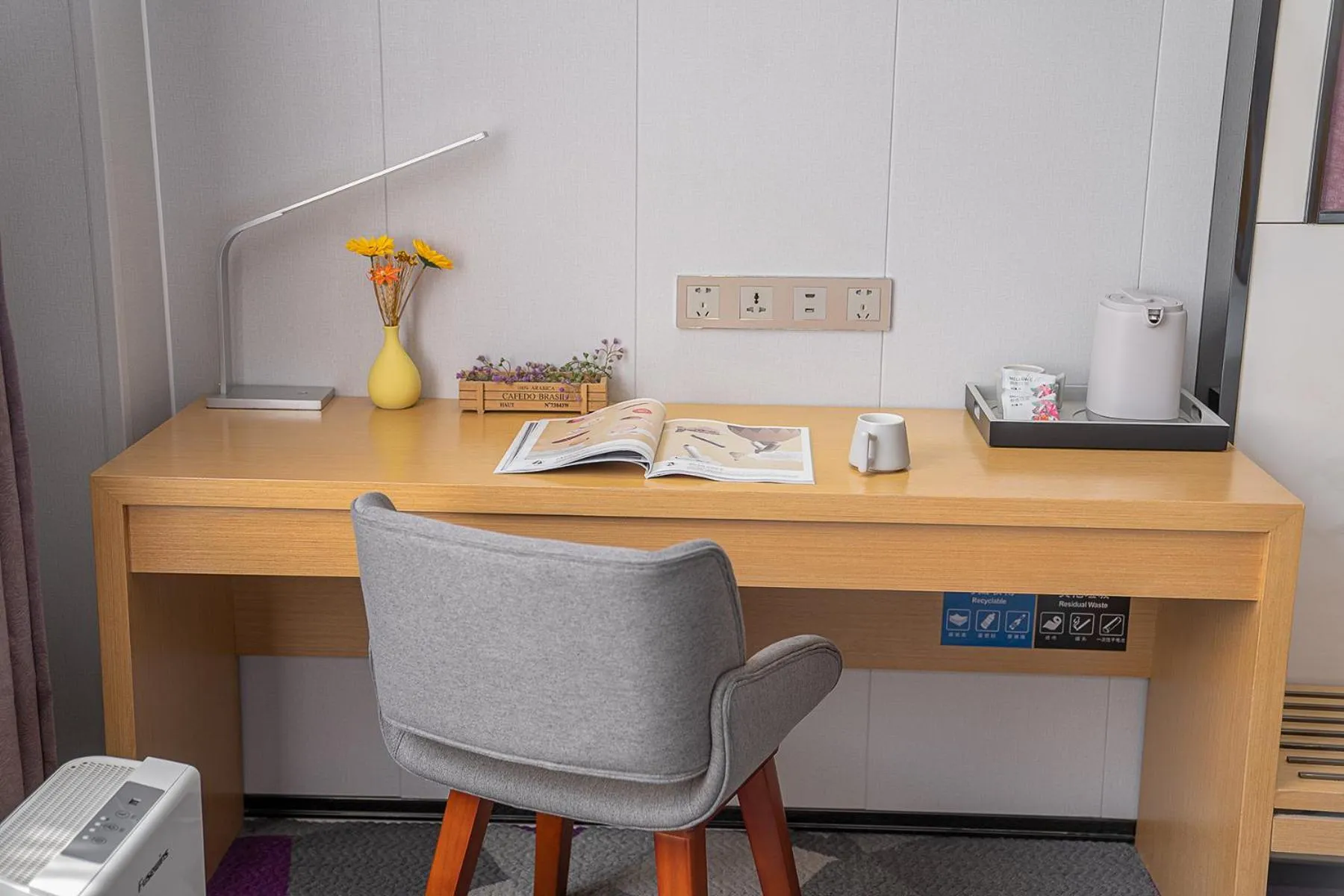 Coffee/tea facilities in Lavande International Hotel Guangzhou Baiyun International Airport Branch - Free Shuttle Bus to Guangzhou Baiyun International Airport