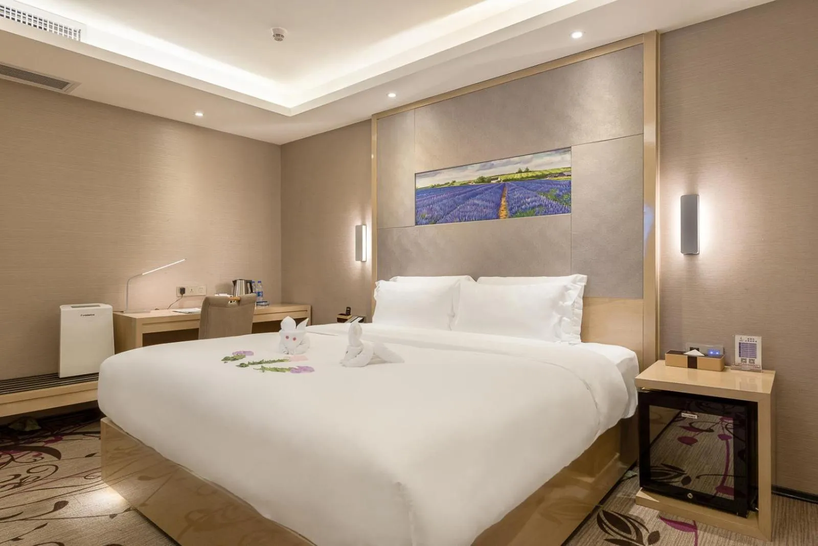 Bed in Lavande International Hotel Guangzhou Baiyun International Airport Branch - Free Shuttle Bus to Guangzhou Baiyun International Airport