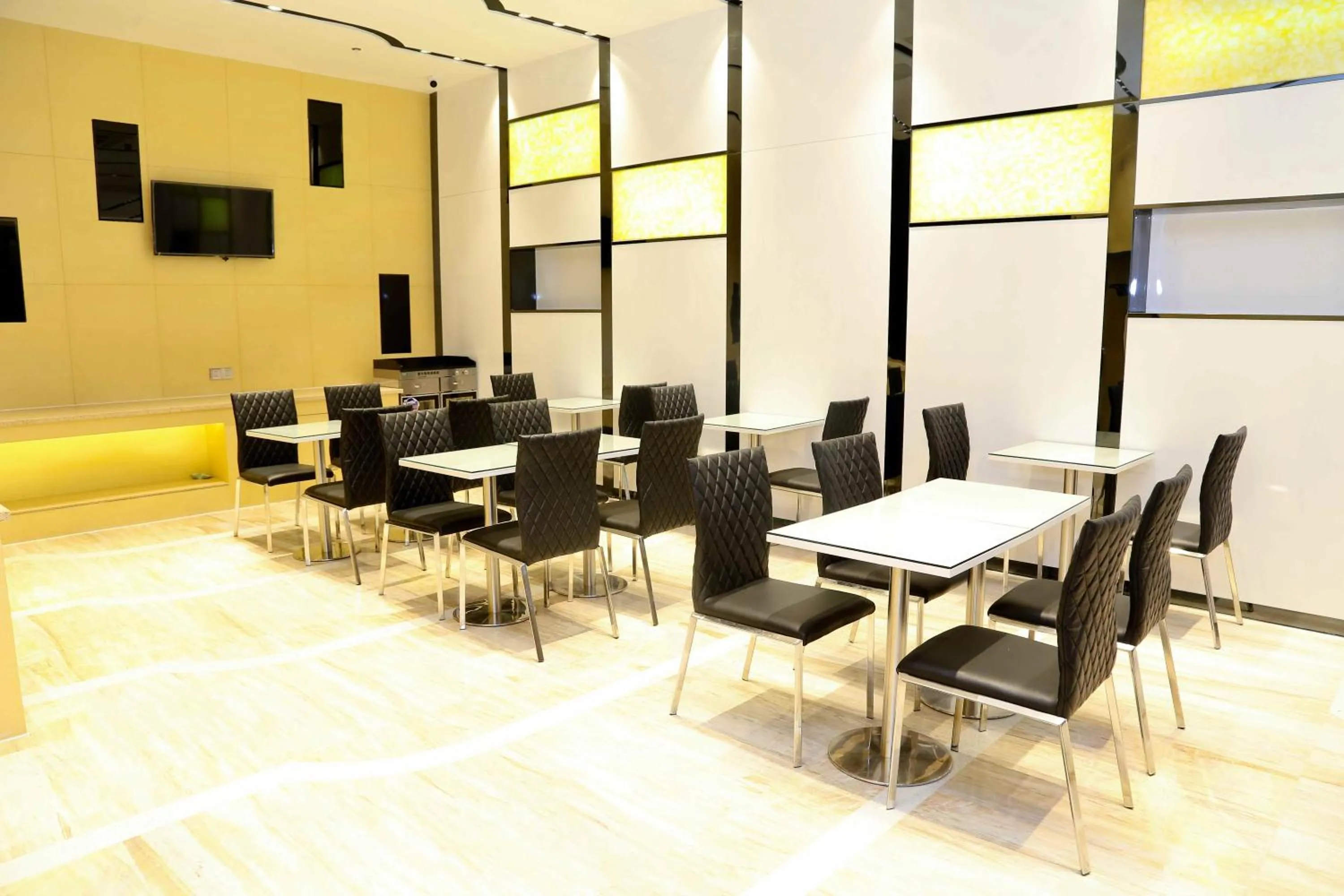 Dining area in Lavande Hotel Baiyun International Airport Branch