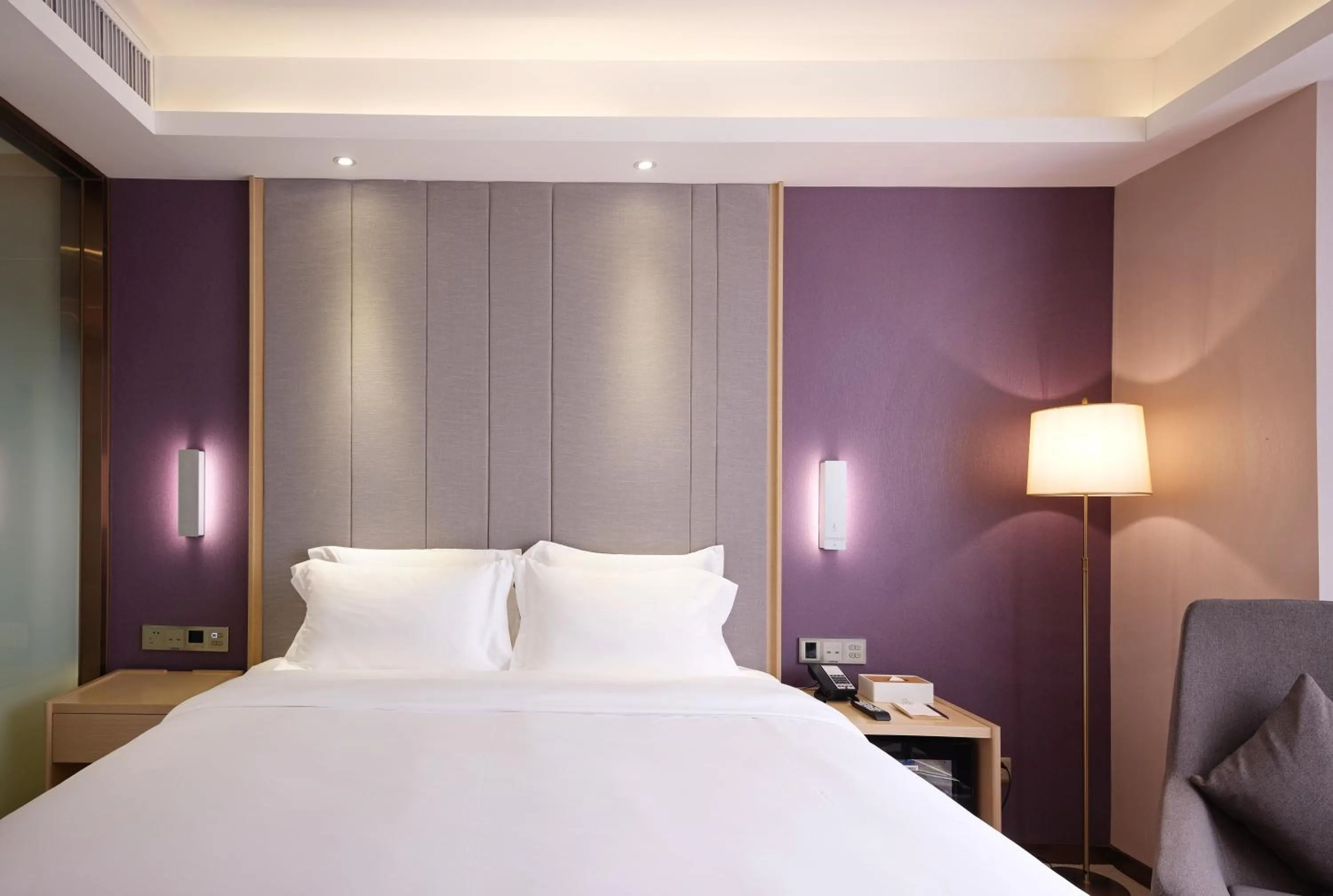 Bed in Lavande International Hotel Guangzhou Baiyun International Airport Branch - Free Shuttle Bus to Guangzhou Baiyun International Airport