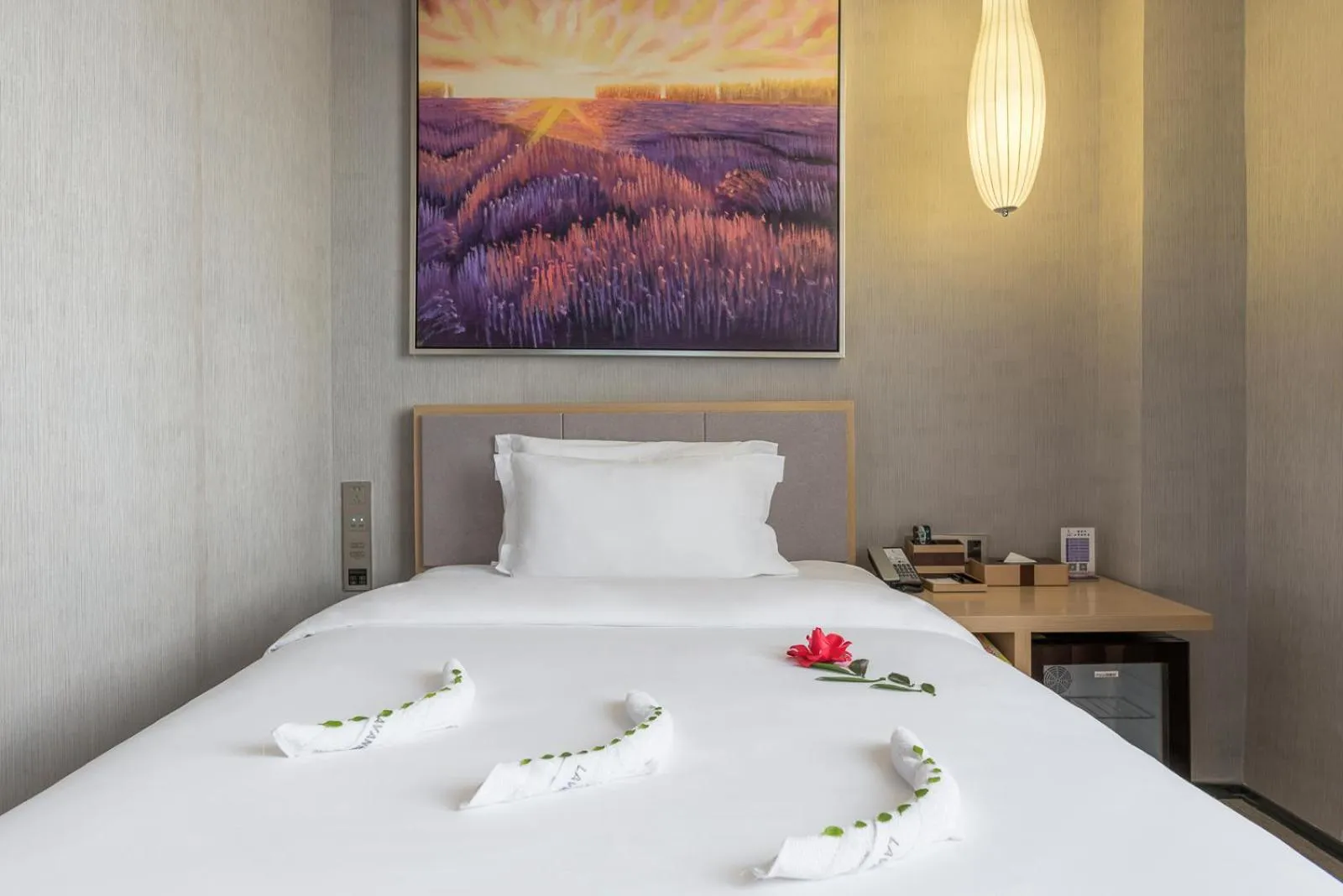 Bed in Lavande International Hotel Guangzhou Baiyun International Airport Branch - Free Shuttle Bus to Guangzhou Baiyun International Airport