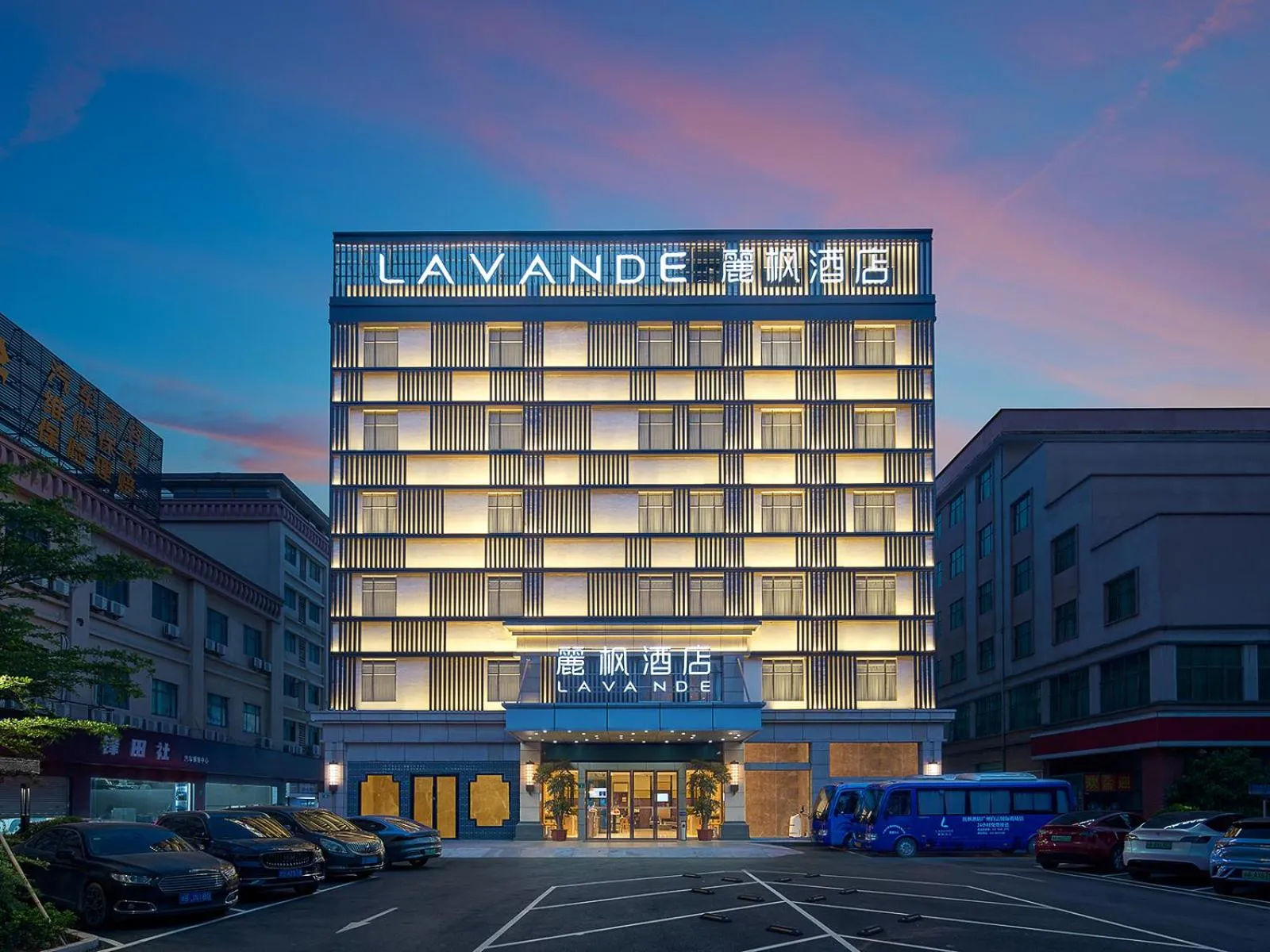 Property building in Lavande International Hotel Guangzhou Baiyun International Airport Branch - Free Shuttle Bus to Guangzhou Baiyun International Airport