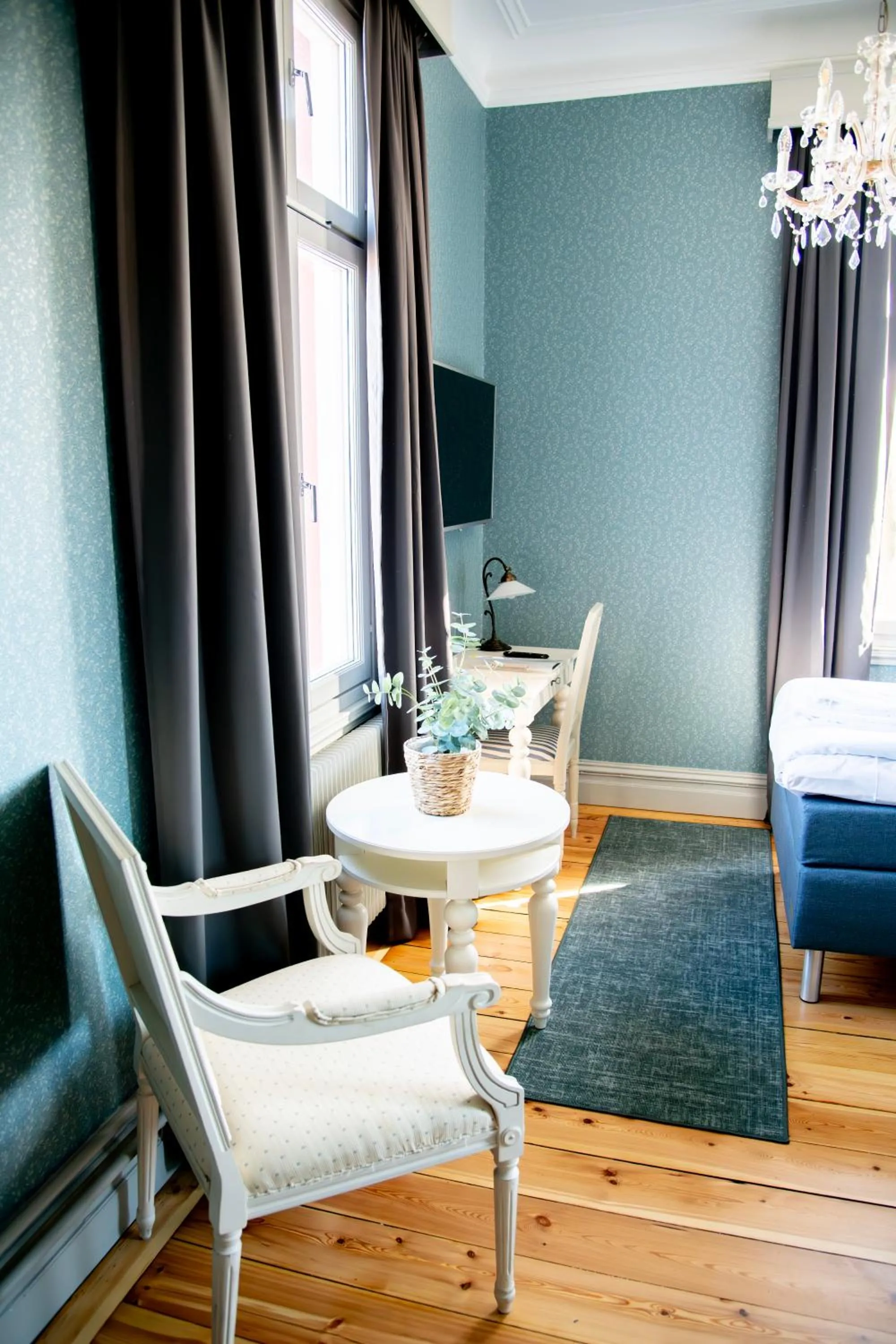 room service in Park Hotel Linköping Fawlty Towers