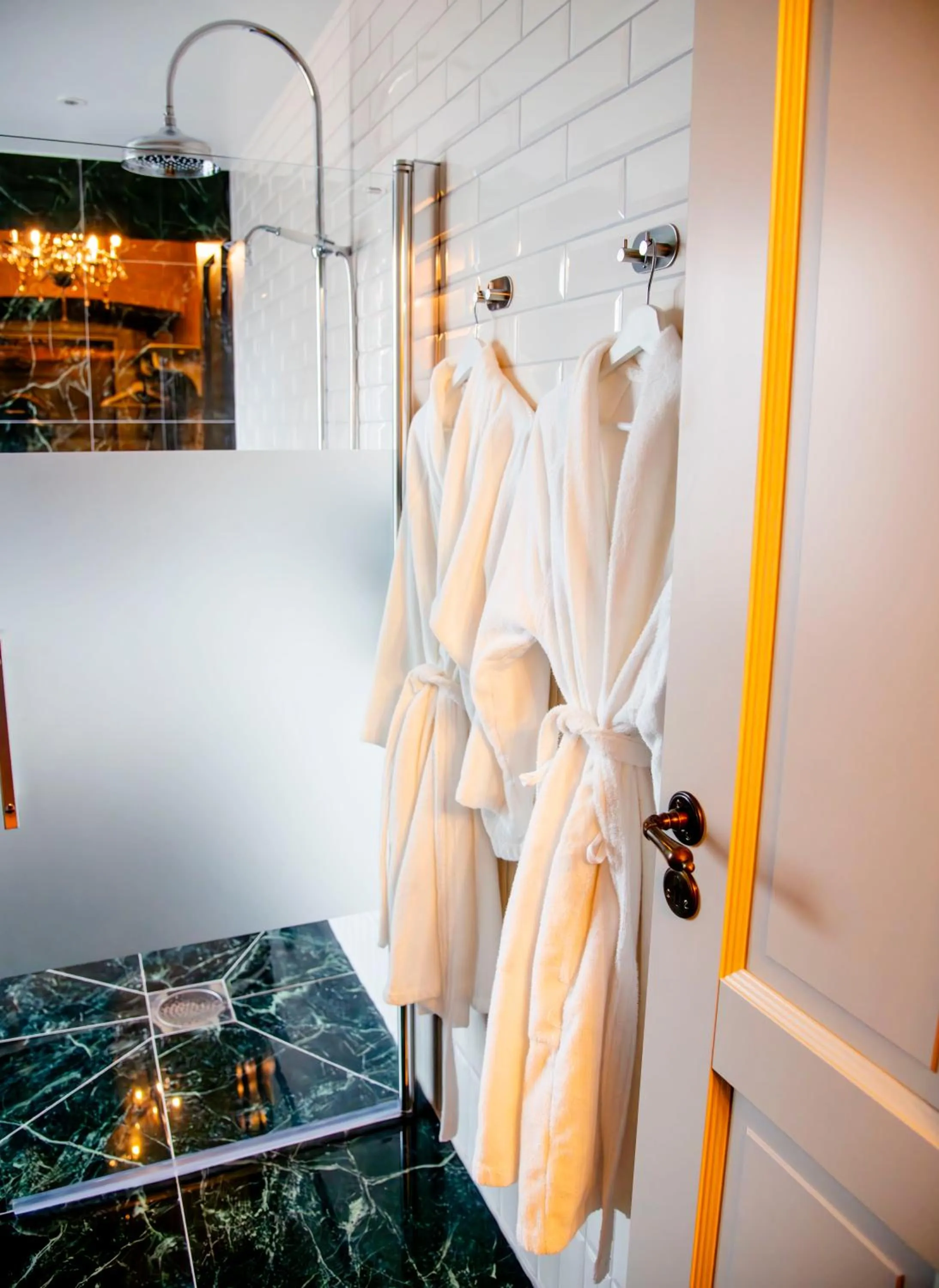 Bathroom in Park Hotel Linköping Fawlty Towers