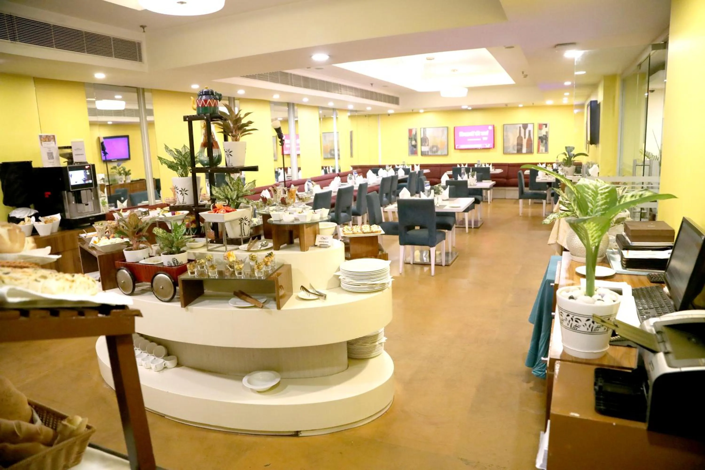 Banquet/Function facilities in Sarovar Portico Naraina, Hotel