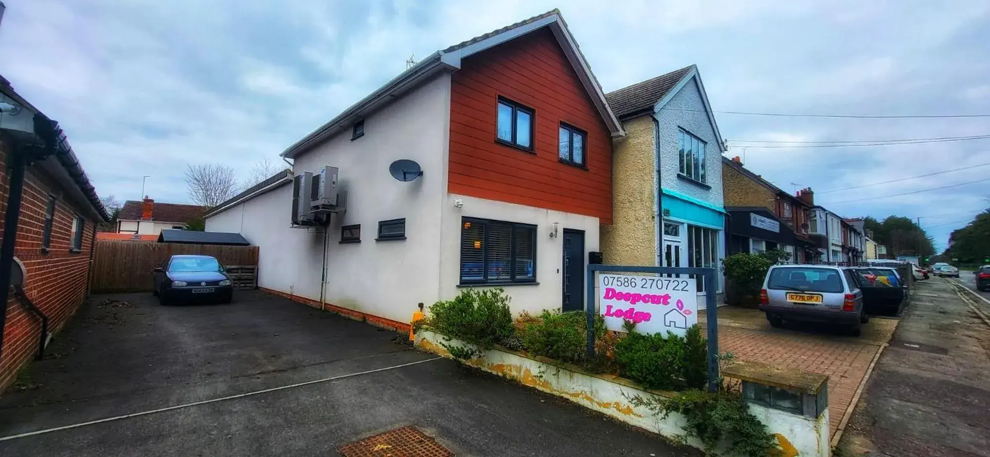 Deepcut Lodge Bed & Breakfast Self Service Deepcut Lodge Bed & Breakfast Self Service