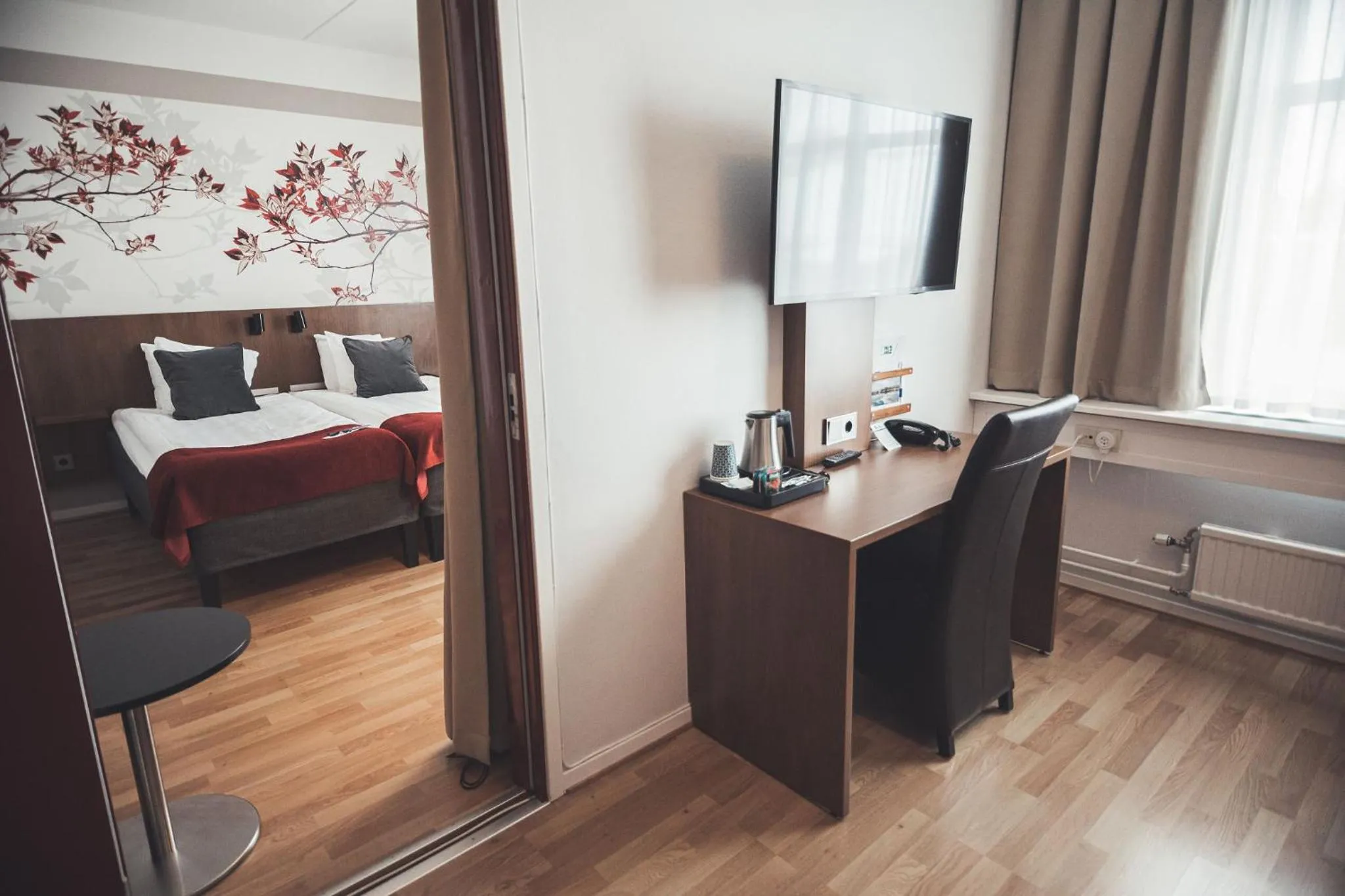 Photo of the whole room, Bed in Best Western Hotel Statt Katrineholm