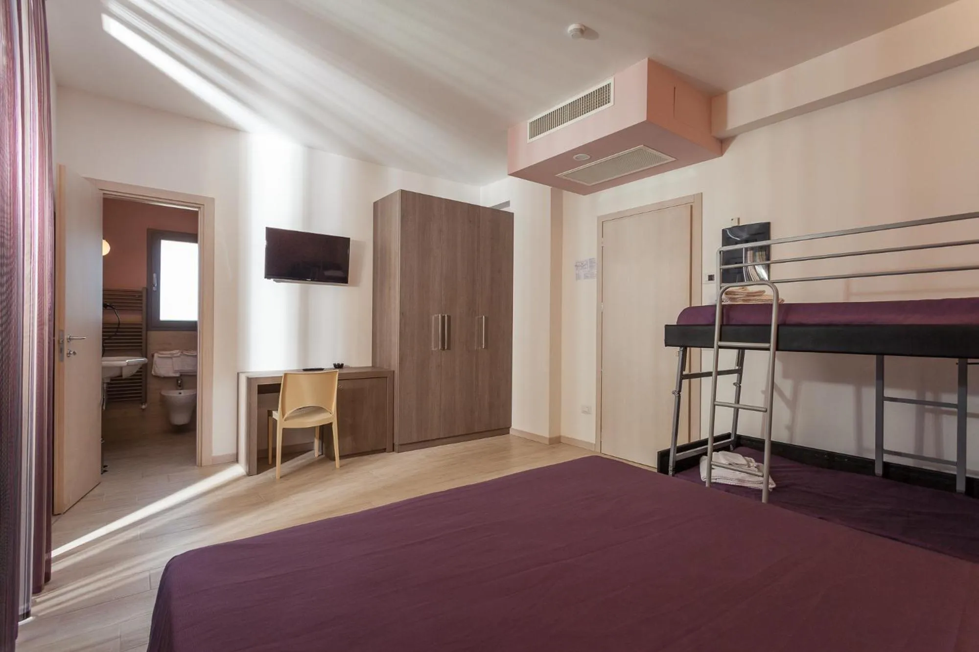 Day, Bed in Hotel Gioia