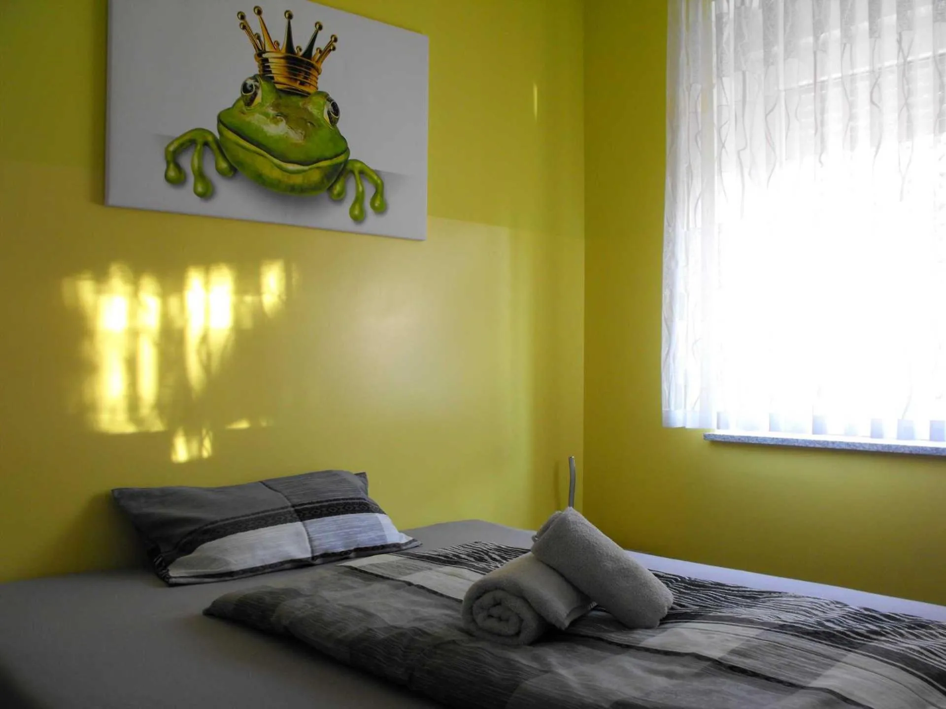 Photo of the whole room, Bed in Pension Froschprinz
